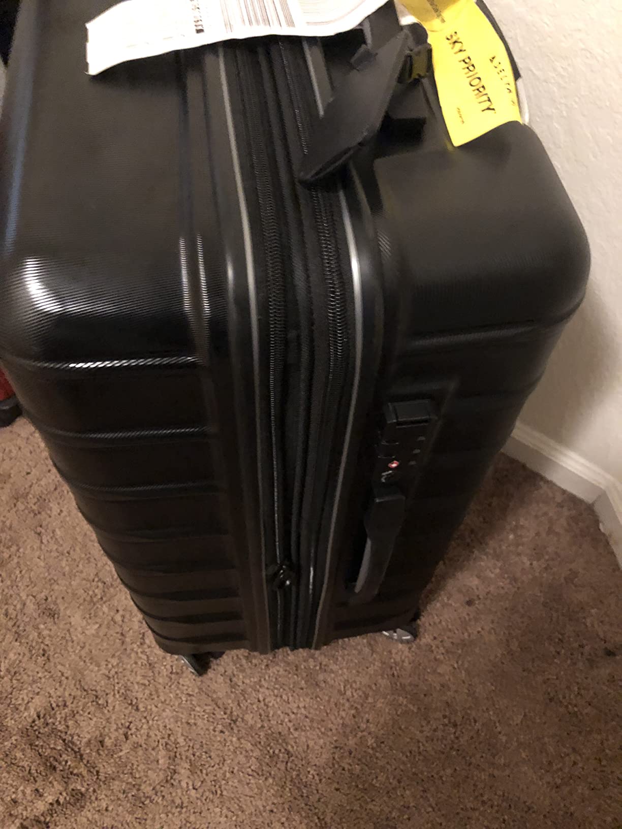 Samsonite Omni 2 Hardside Expandable Luggage with Spinner Wheels, Checked-Medium 24-Inch, Purple customer photo 1
