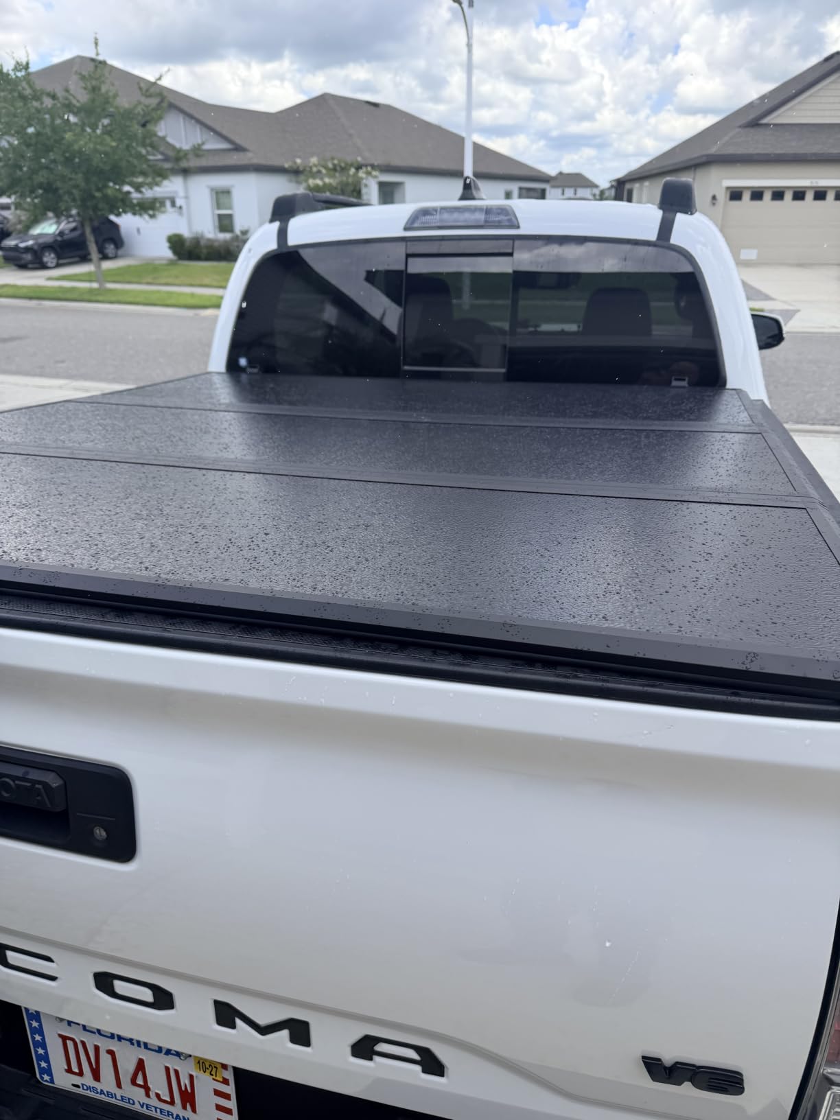Tyger Auto T5 Tri-Fold Alloy Hardtop Truck Bed Tonneau Cover Compatible with 2024-2026 Toyota Tacoma (Only Fits Models with Factory Deck Rail System) | 5' (60