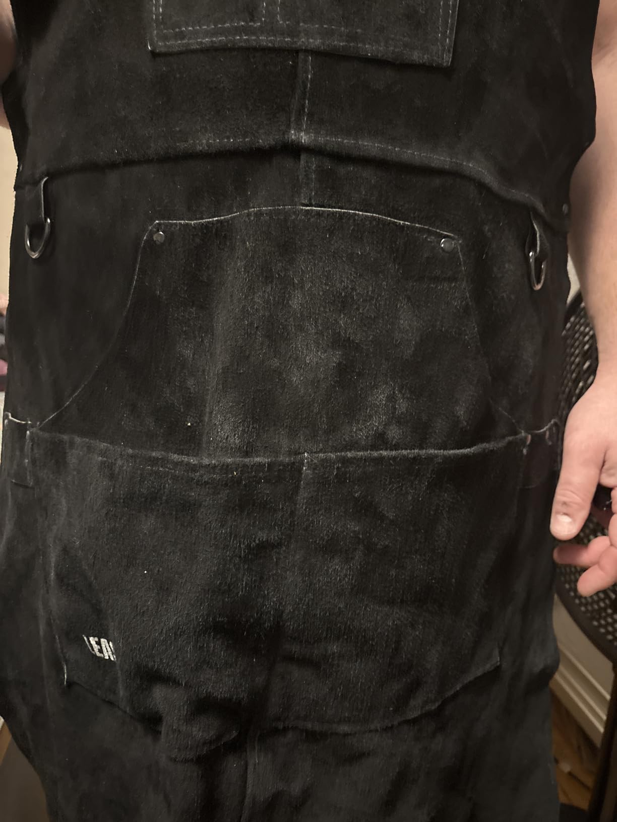 LeaSeek Leather Welding Apron, Heat & Flame-Resistant, 6 Pockets customer photo 1