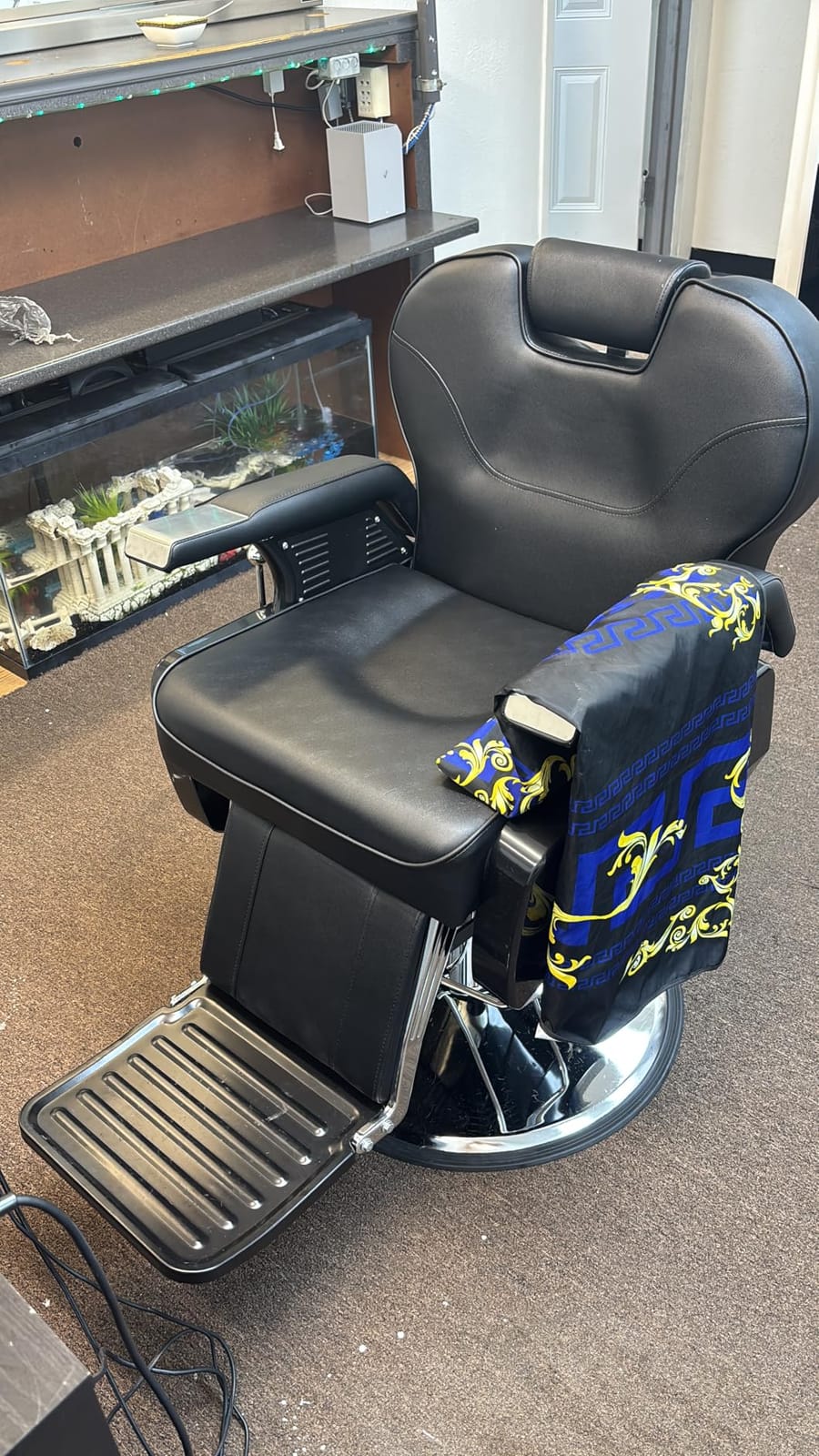 OmySalon All Purpose Hydraulic Barber Chair Recline 360 Degree Swivel Height Adjustable Heavy Duty Hairdresser Chair Beauty Salon Spa Tattoo Styling Equipment customer photo 1