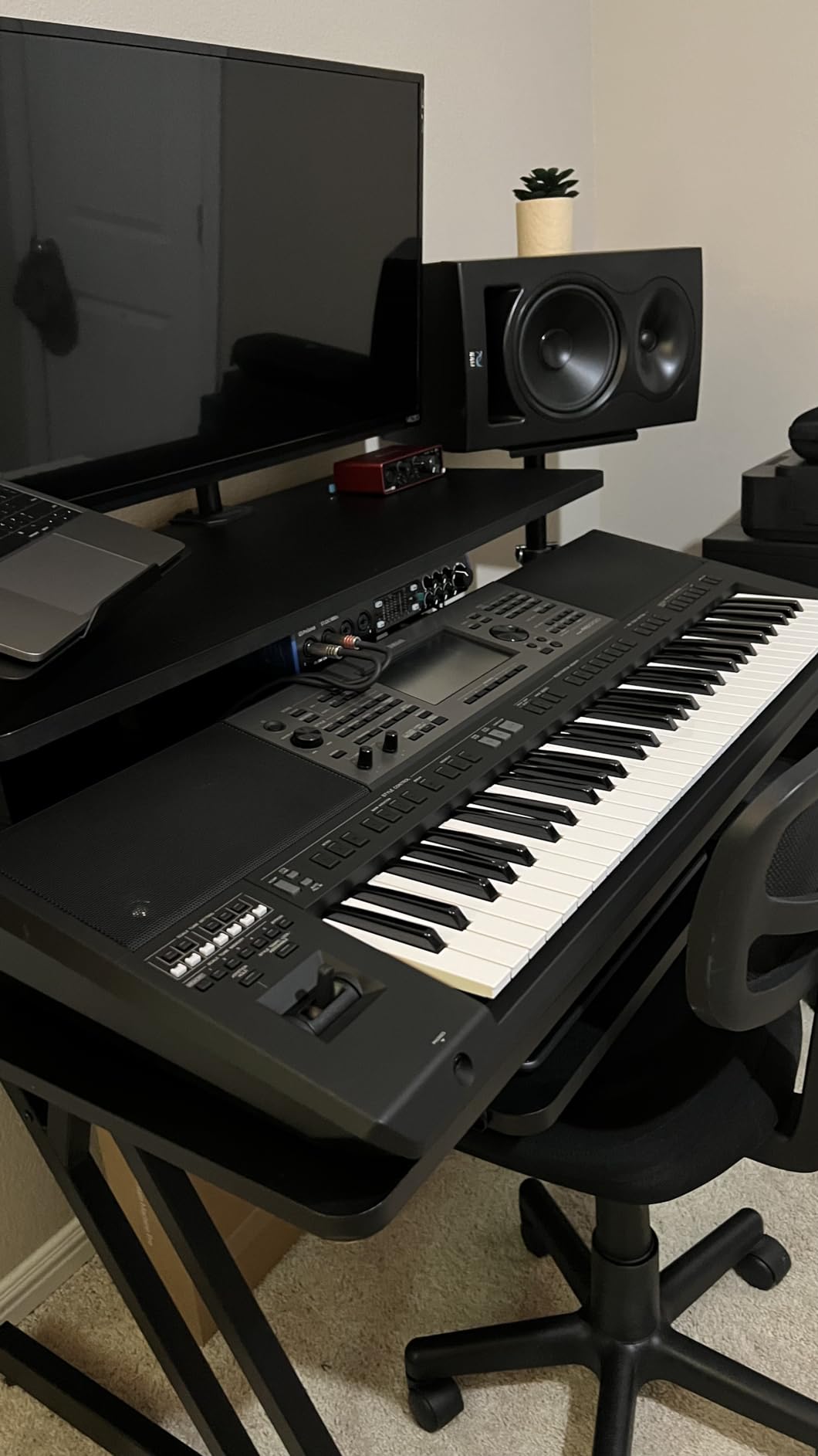 Yamaha 61-Key World Music Arranger Keyboard, 210 New World Music Styles, Assignable Joystick Controller PSRA5000 customer photo 2