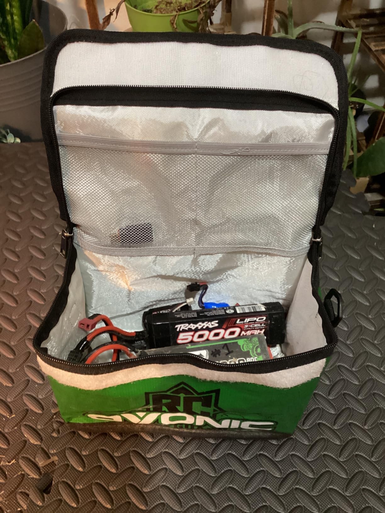 OVONIC Lipo Safe Bag Fireproof Explosionproof Bag Large Capacity Lipo Battery Storage Guard Safe Pouch for Charge & Storage (260X130X180mm 251g) customer photo 2