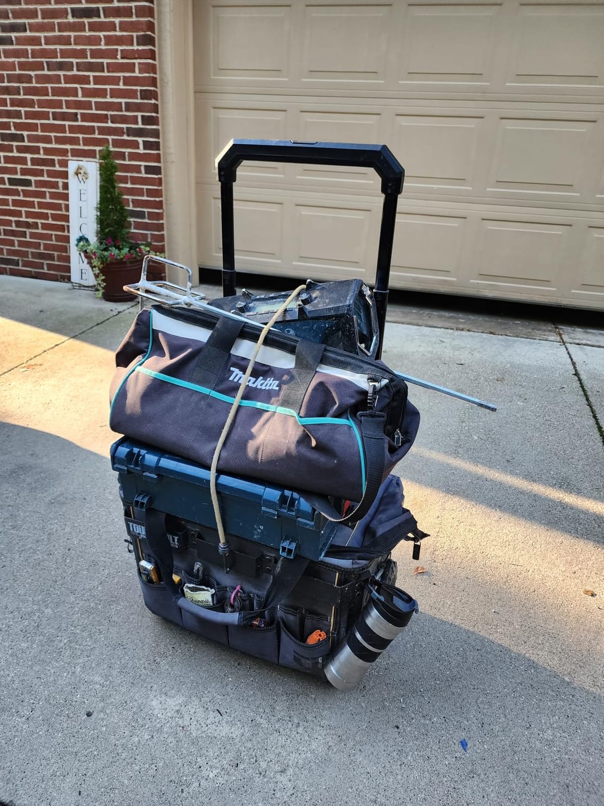 ToughBuilt XXL Rolling Massive Mouth Tool Bag with Hard Body and Waterproof Base - Heavy-Duty Tools and Supplies Mobile Storage Organizer with Rugged Off-Road Wheels, ClipTech Compatibility customer photo 1