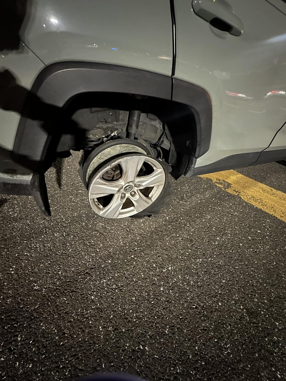Goodyear Assurance Finesse All-Season 225/65R17 SL 102 H Tire customer photo 2