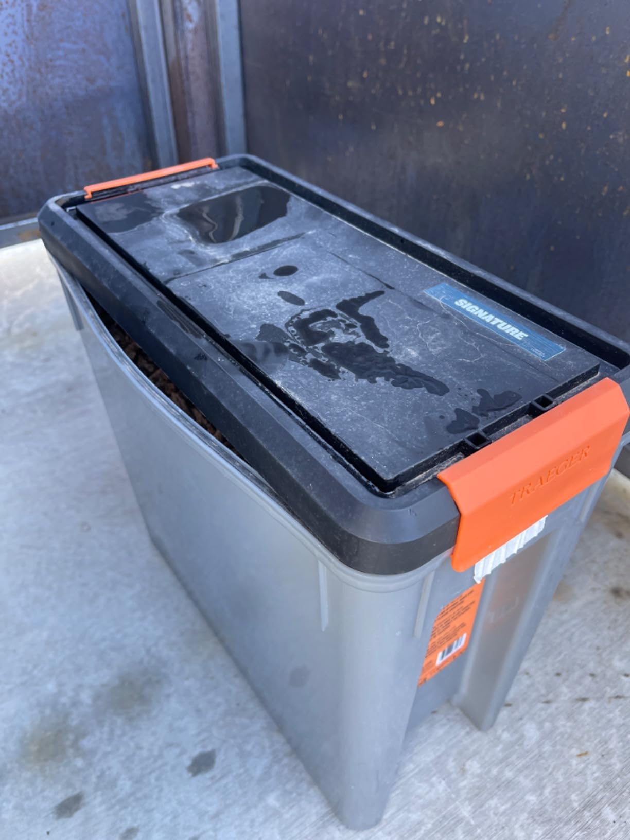 Traeger Grills BAC637 Stay Dry Pellet Storage Bin, 22lb, Locking Lid customer photo 2