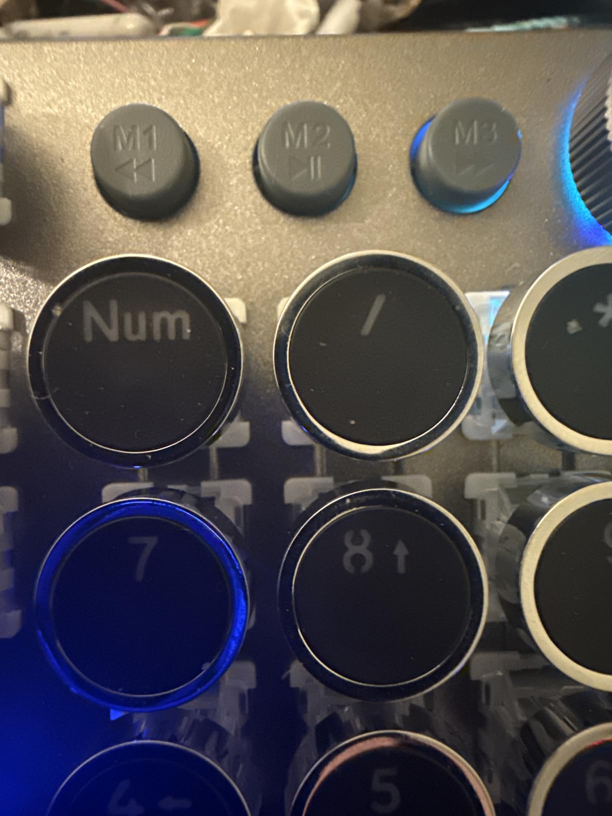 AULA F2088 Typewriter Style Mechanical Gaming Keyboard Wired, Blue Switches, Rainbow LED Backlit, Removable Wrist Rest, Media Control Knob, Retro Punk Round Keycaps, USB Wired Computer Keyboard customer photo 2
