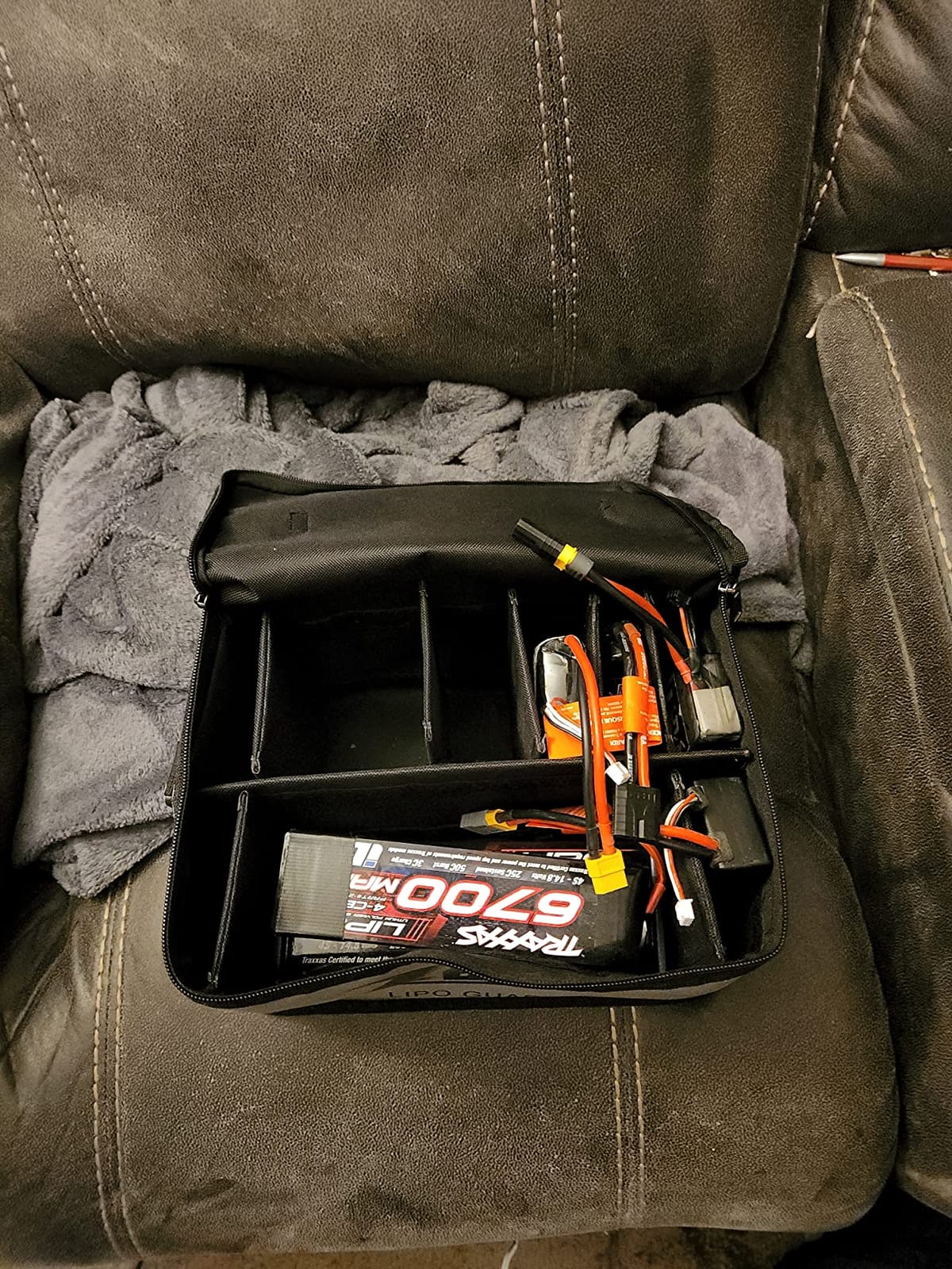 Zeee Lipo Safe Bag Battery Fireproof - 10 Cell Adjustable(10.6x6.7x6.7in) customer photo 2