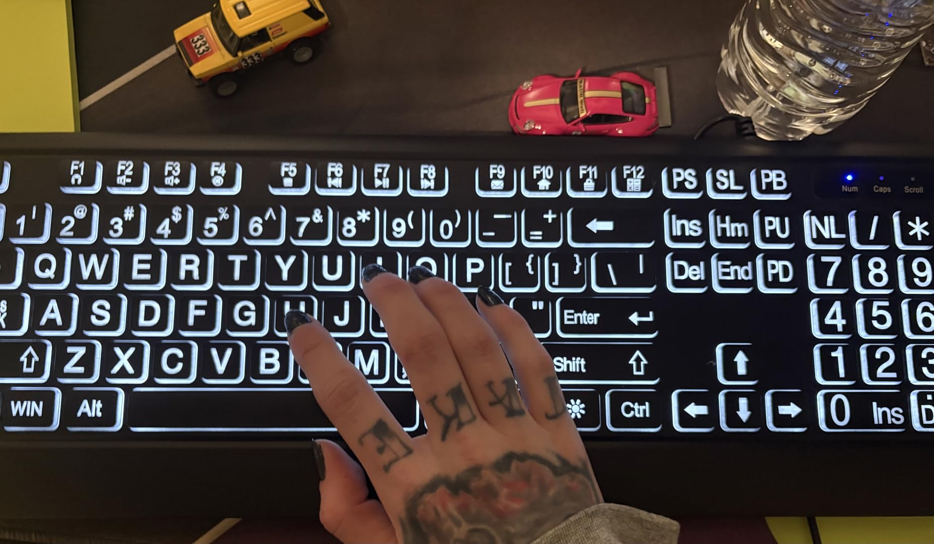KOPJIPPOM Large Print Backlit Keyboard, USB Wired Computer Keyboard, Full Size Keyboard with White Illuminated LED Compatible for Windows Desktop, Laptop, PC, Gaming, Black customer photo 2