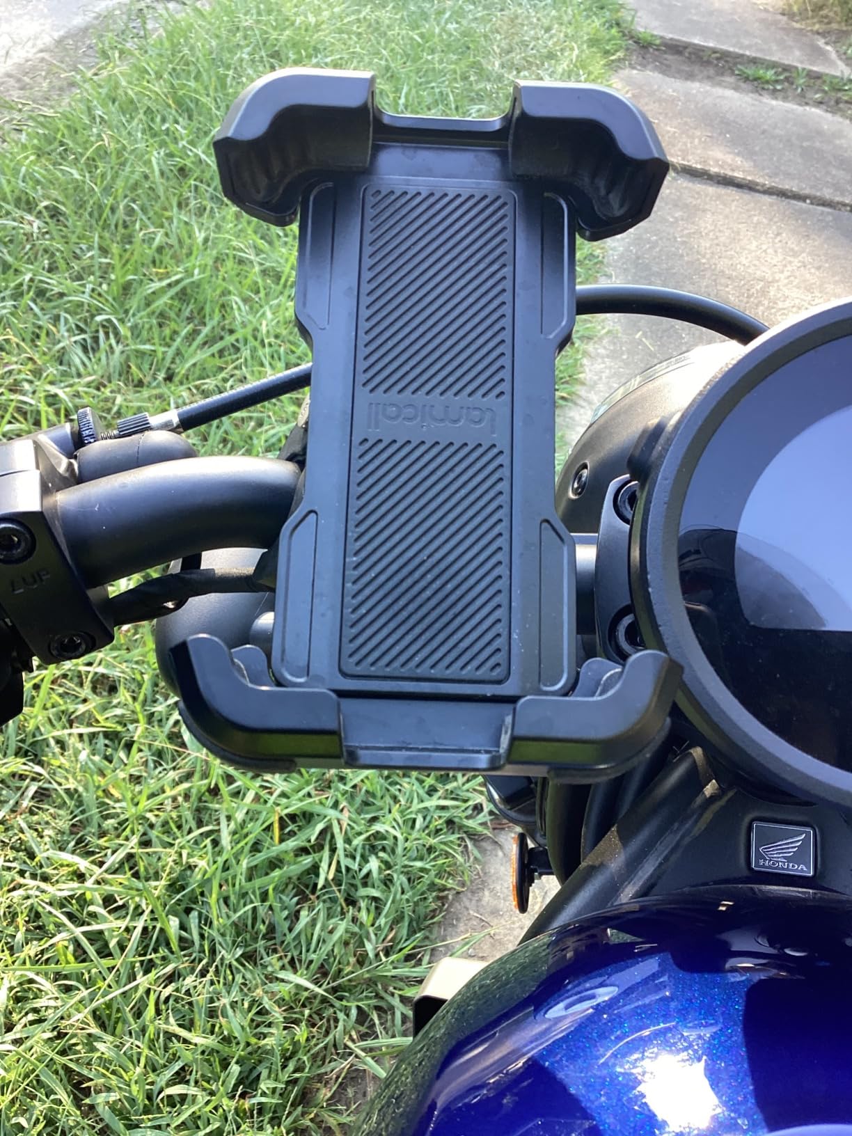 Lamicall Motorcycle Bike Phone Holder with Upgrade Quick Install Bar Clip customer photo 1