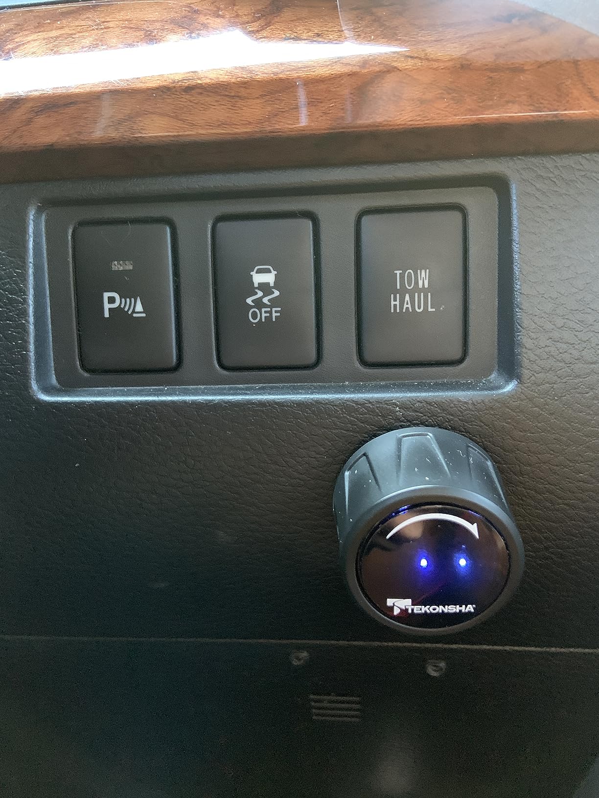 TEKONSHA 90920 Prodigy iD Smart Phone Configured Brake Controller for Trailers with 1-4 Axles, Compatible with Ford, GM, Chevy, Dodge, RAM, Toyota, Jeep (Please Verify Vehicle Compatibility customer photo 1
