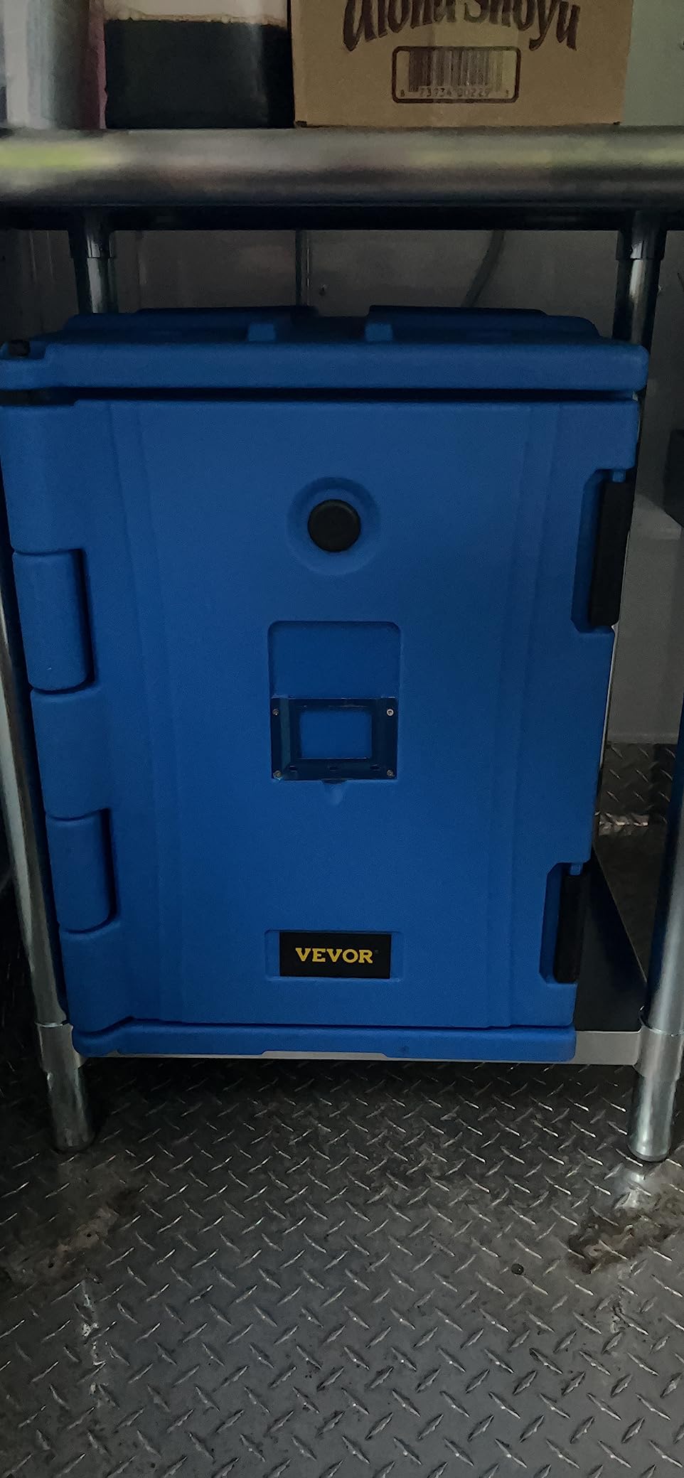 VEVOR Insulated Food Pan Carrier, 95 Qt Hot Box for Catering, LLDPE Food Box Carrier w/Double Buckles, Front Loading Food Warmer w/Handles, Stackable End Loader for Restaurant, Canteen, etc. Black customer photo 2