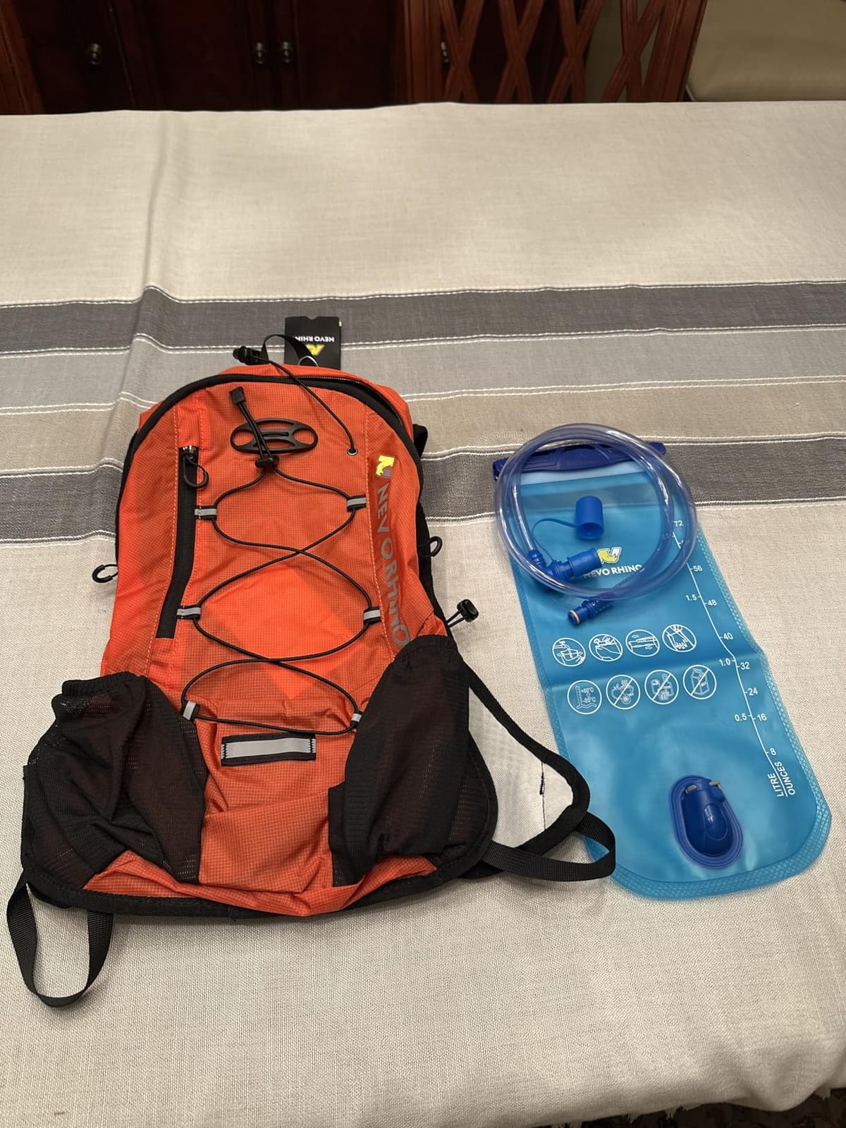 Lightweight Hydration Backpack, Running Backpack with 2L Water Bladder customer photo 2