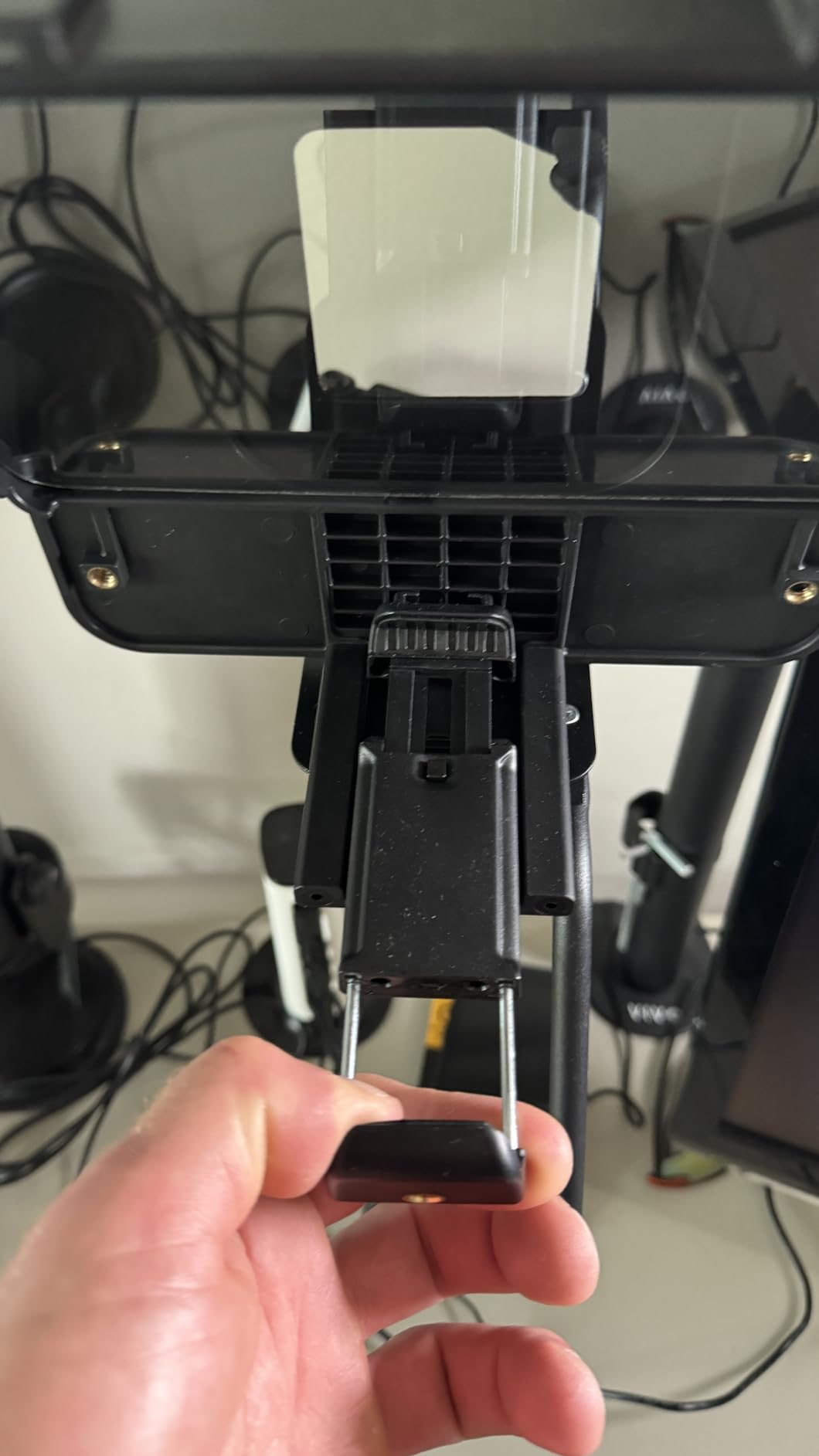 A10 Portable Teleprompter for Smartphones & DSLR Cameras with Phone Holder, Remote Control Ideal for Live Streaming, Interviews, Speeches & Video Production customer photo 1