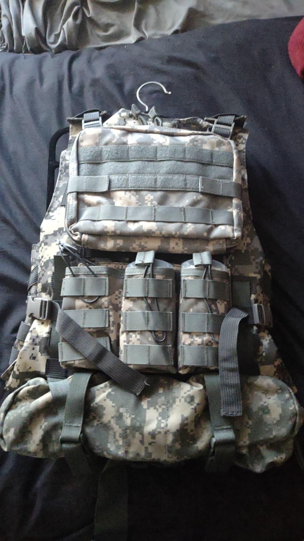 AZB Tactical Vest Adjustable Airsoft Paintball Vest with Removable Pouch customer photo 1