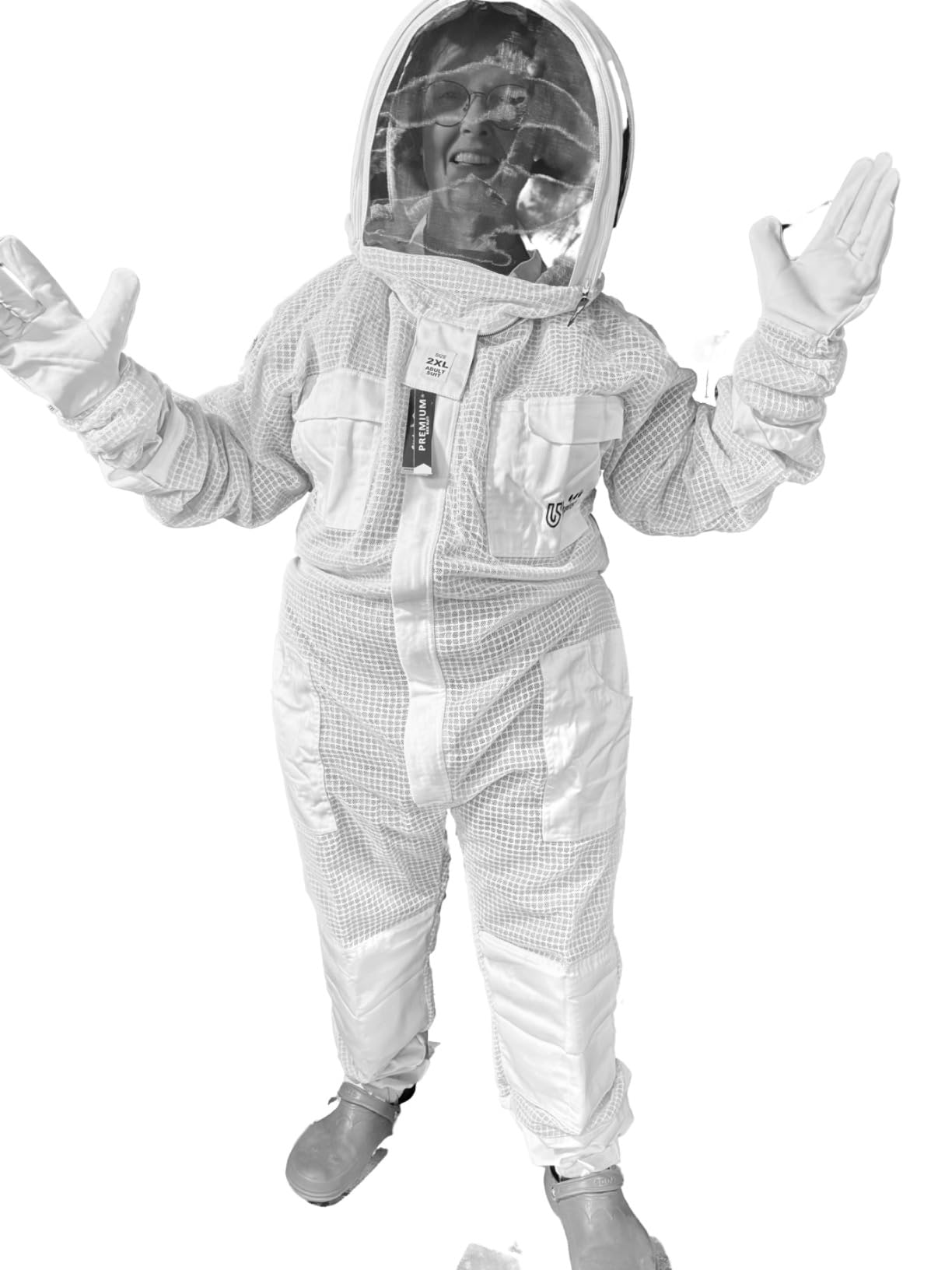 3-Layer Ultra Ventilated Sting Proof Bee Suit for Men & Women – Premium Beekeeping Suit with Bee Gloves & Two Detachable Beekeeping Veils (White XL) customer photo 1