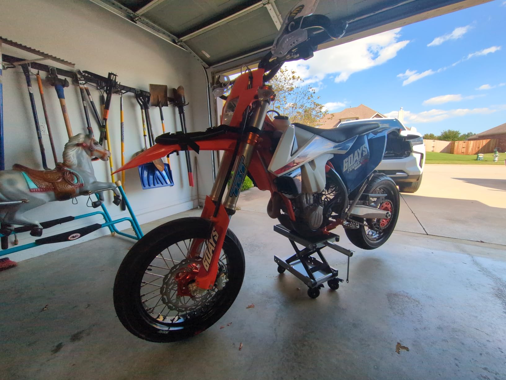 OMT Motorcycle Lift, 1100lb Scissor Jack Stand for ATV Dirt Bike Cruiser customer photo 2