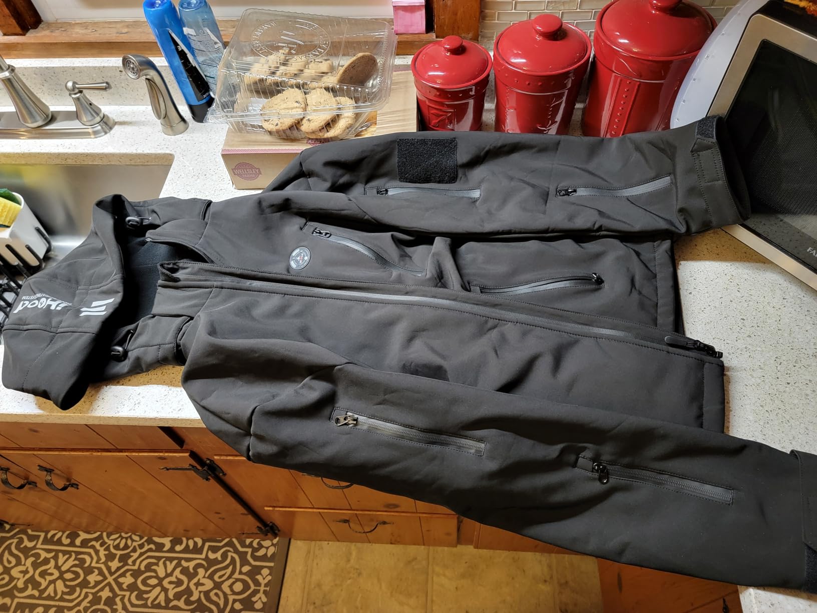 Men's Heated Jacket with Detachable Hood, Waterproof Winter Outdoor Heating Jackets for Men (Battery Pack Included) (US, Alpha, Large, Regular, Regular, black) customer photo 2