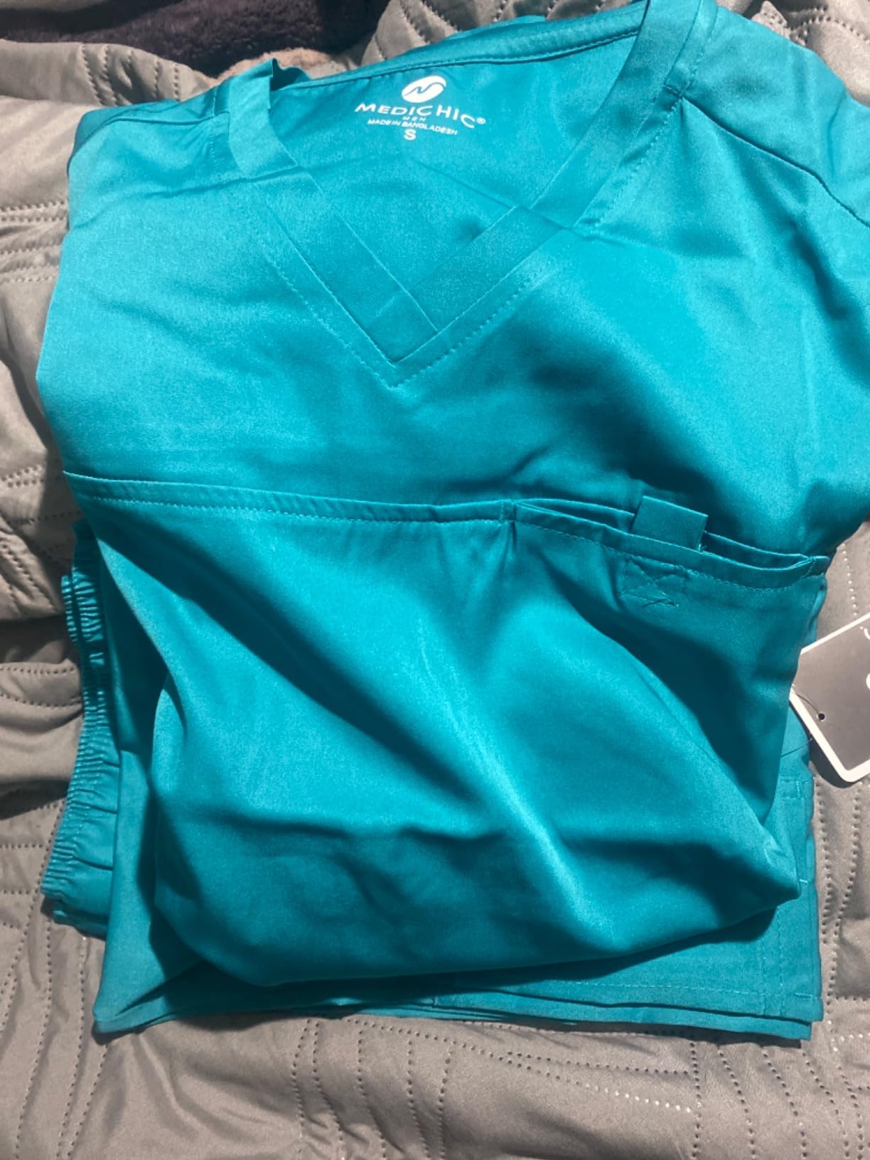Medichic Men's Workwear Stretch V-Neck Scrub Joggers Set with Seven-Pocket Pants, Available in 6+ Colors customer photo 1