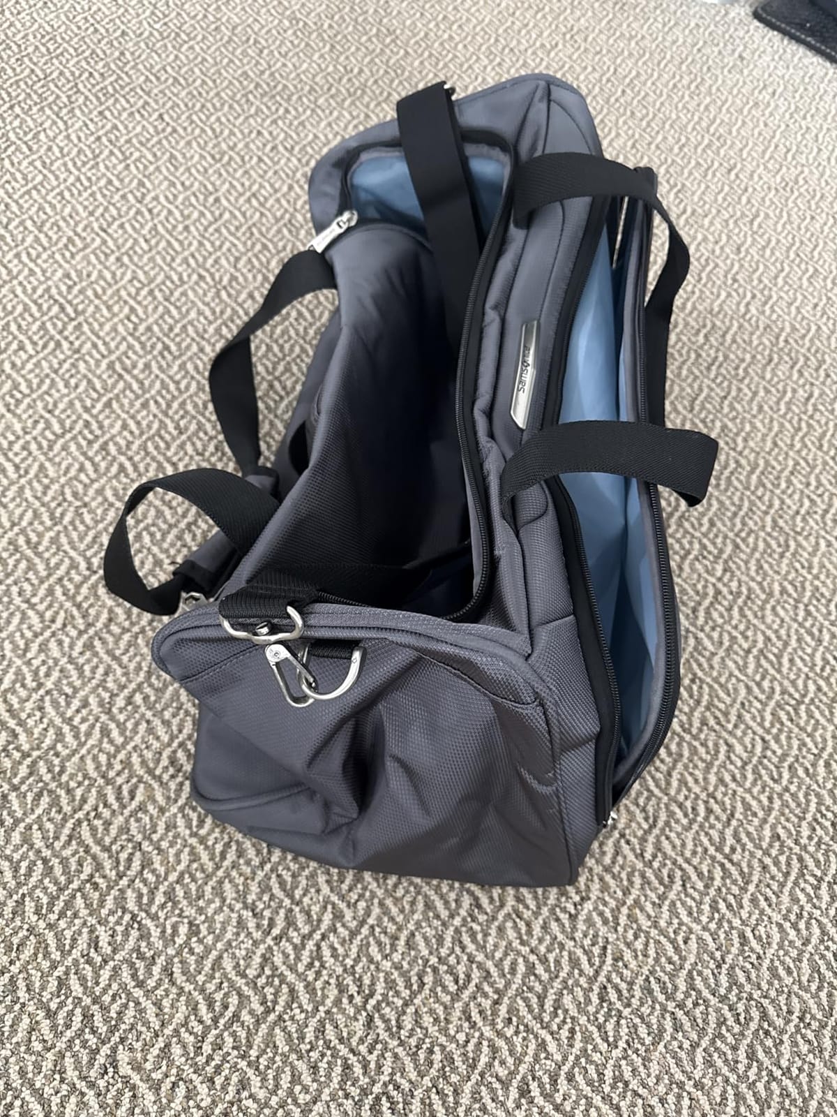 Samsonite Ascella 3.0 Softside Expandable Luggage with Spinner Wheels, 2W Garment Bag, Black customer photo 2