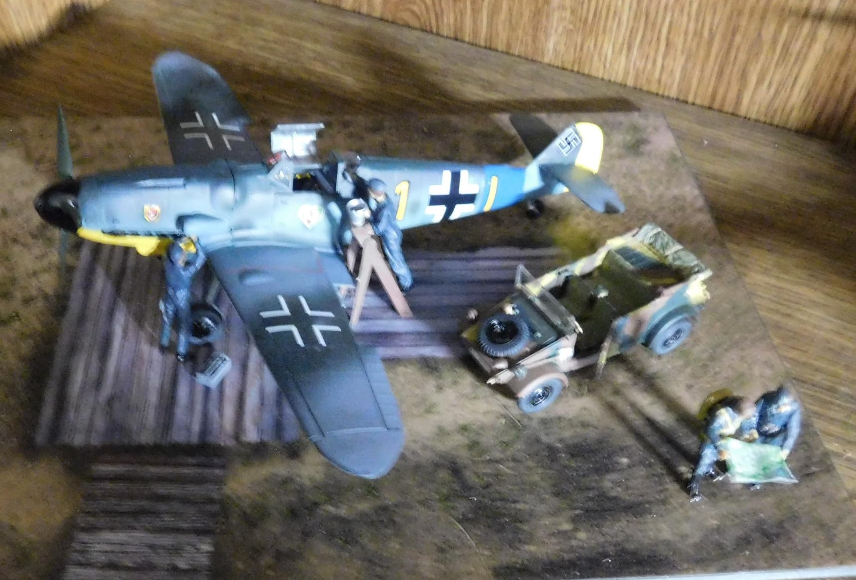 Tamiya 25204 1:48 German BF109 G-6 & Bucket Trolley 82-Model, Plastic Kit for Assembly, Detailed Replica customer photo 1
