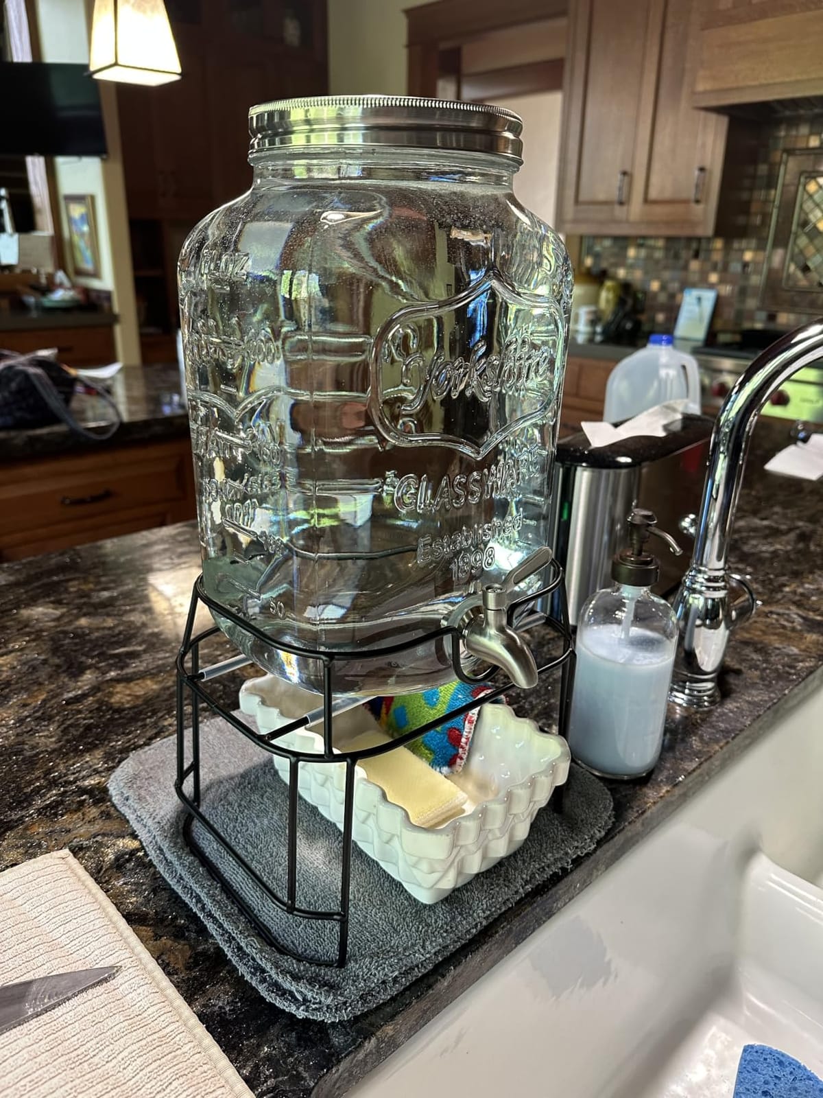 1 Gallon Glass Drink Dispensers For Parties 2PACK.Beverage Dispenser,Glass Drink Dispenser With Stand And Stainless Steel Spigot 100% Leakproof.Lemonade Dispenser With Ice Cylinder.Laundry Detergent customer photo 2