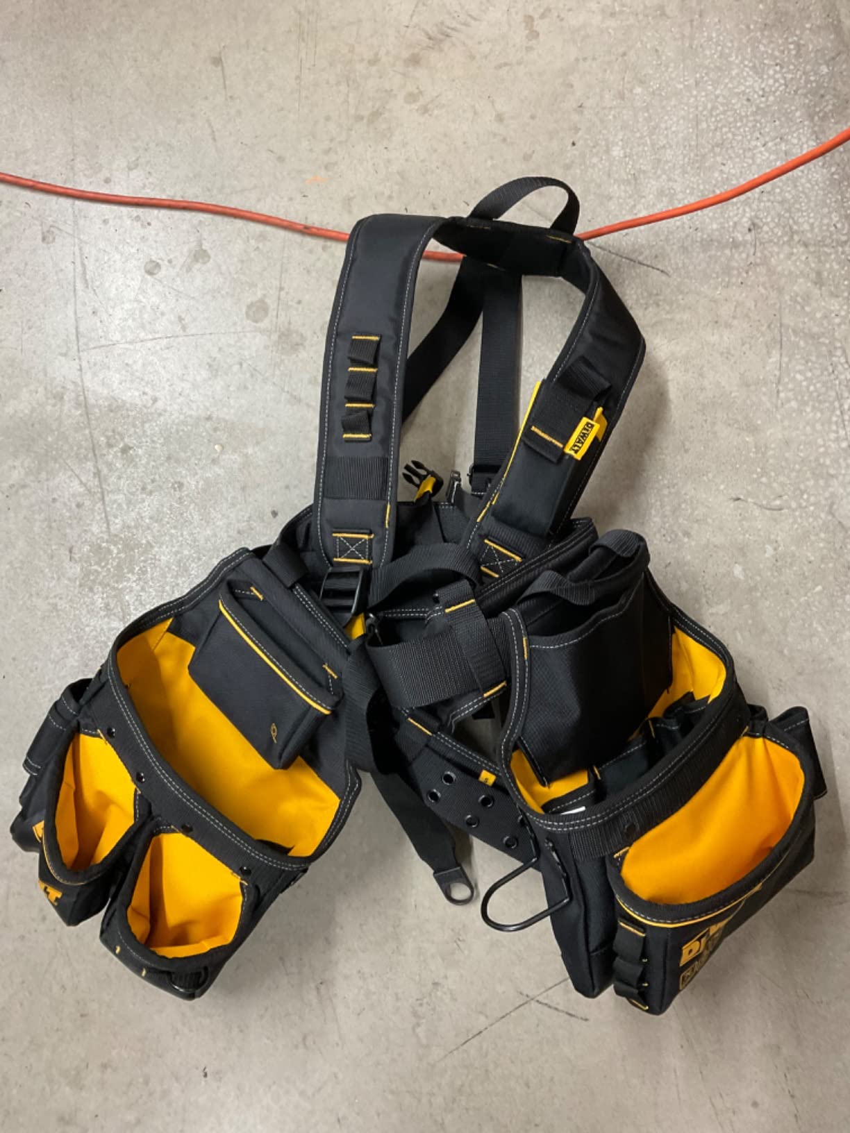 DEWALT Professional Tool Belt Organizer With Suspenders and 25 Pockets, Heavy Duty Construction (DWST540602) customer photo 1