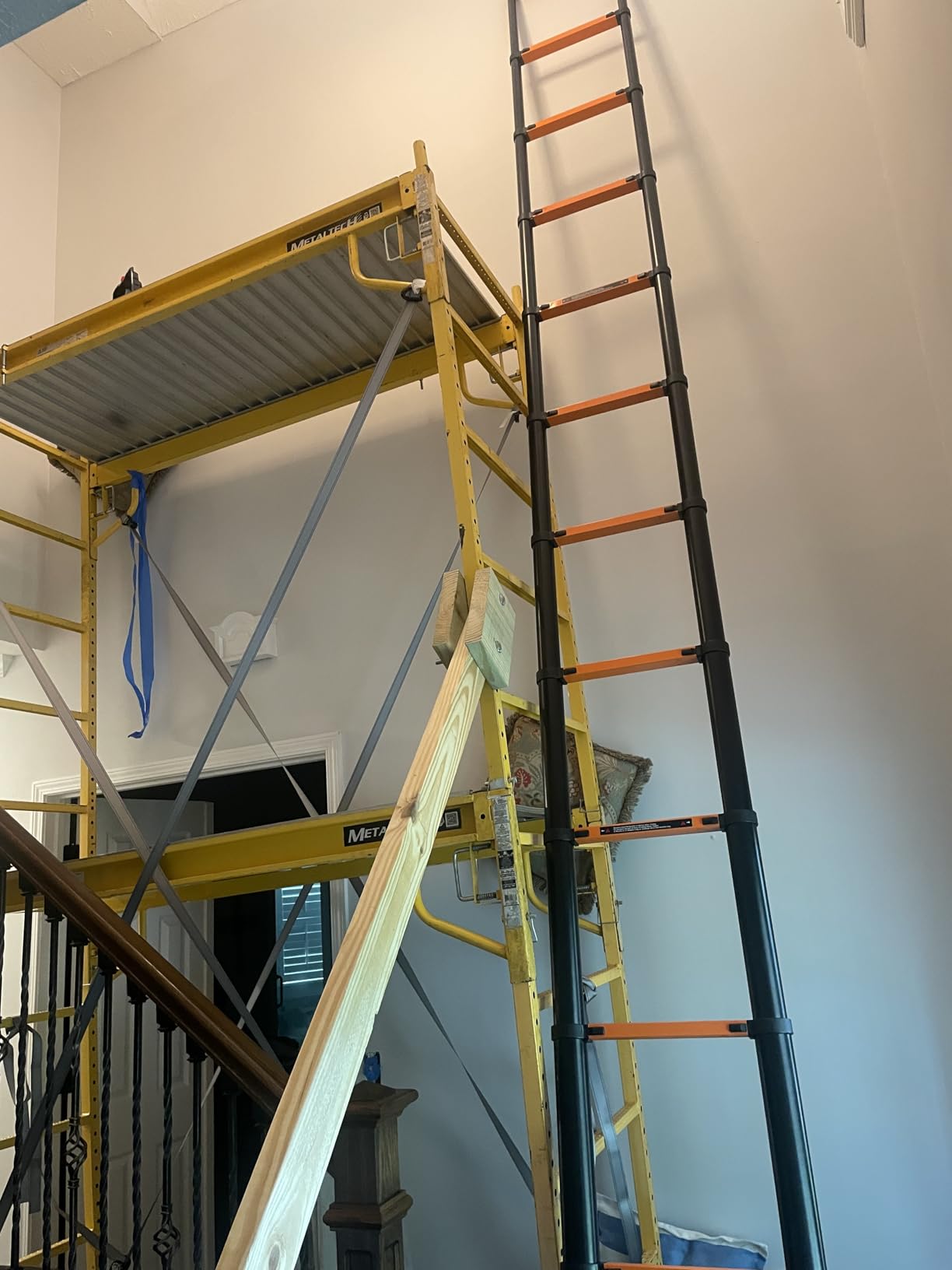 SINMEIRUN Telescoping Ladder, 16.5 FT, 330 lbs Capacity; Orange customer photo 1