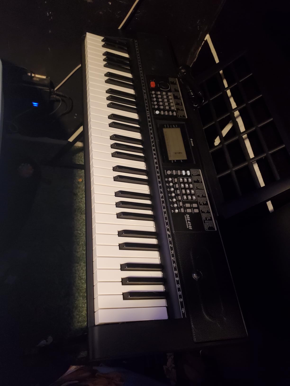 Donner 61 Key Keyboard Piano, Electric Piano Keyboard Kit with 249 Voices, 249 Rhythms - Includes Piano Stand, Stool, Microphone, Gift for Beginners, Black (DEK-610S) customer photo 1