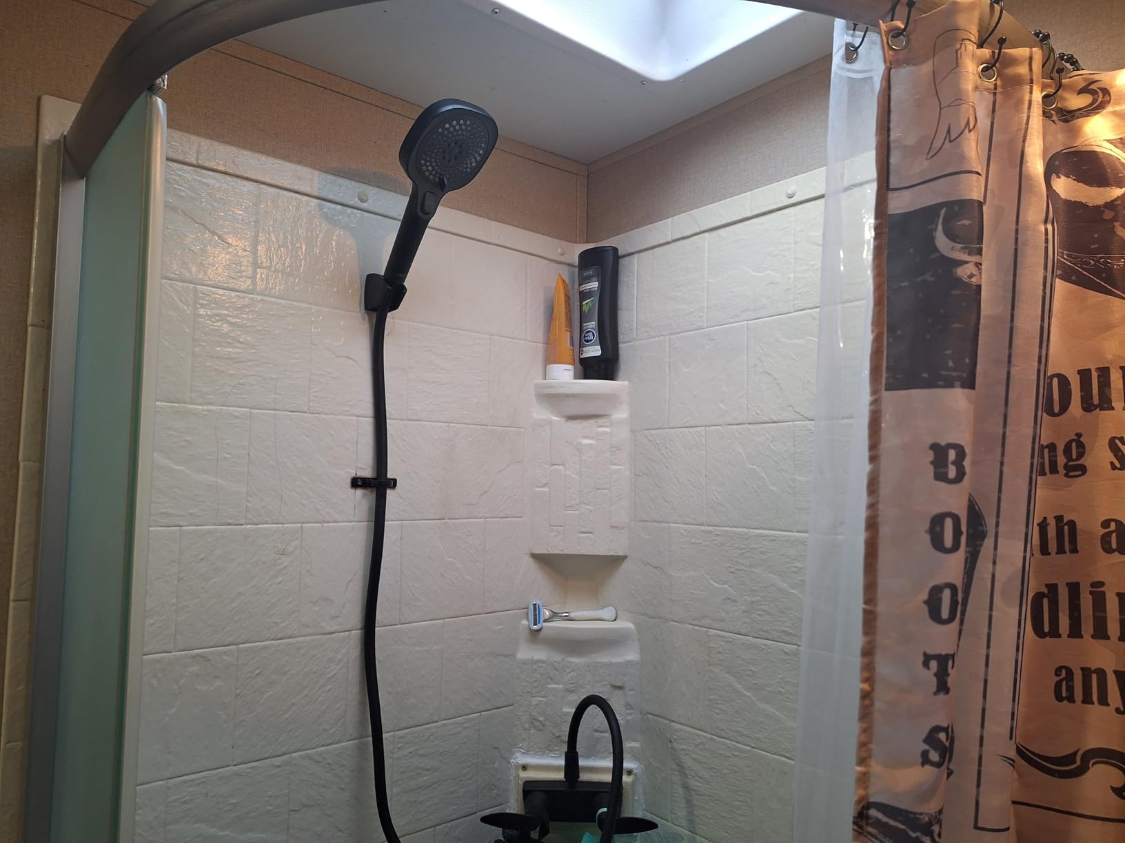 RV Shower Head with Hose and On Off Switch, 3-Spray Camper Water Saving and High Pressure Shower Head with Hose for RV, Camper, Van, Travel Trailer, Motorhome and Boat, Chrome and Dark Gray Finish customer photo 1