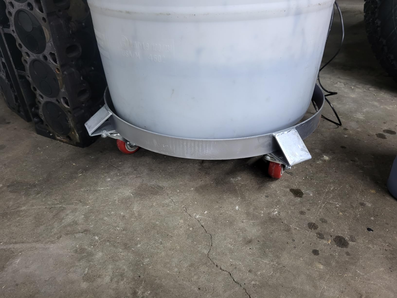 VEVOR 2PCS 55 Gallon Heavy Duty Drum Dolly, 1000 lbs Load Capacity, Barrel Dolly Cart Drum Caddy, Non Tipping Hand Truck Capacity Dollies with Steel Frame 4 Swivel Casters Wheel, for Drum Handling customer photo 2