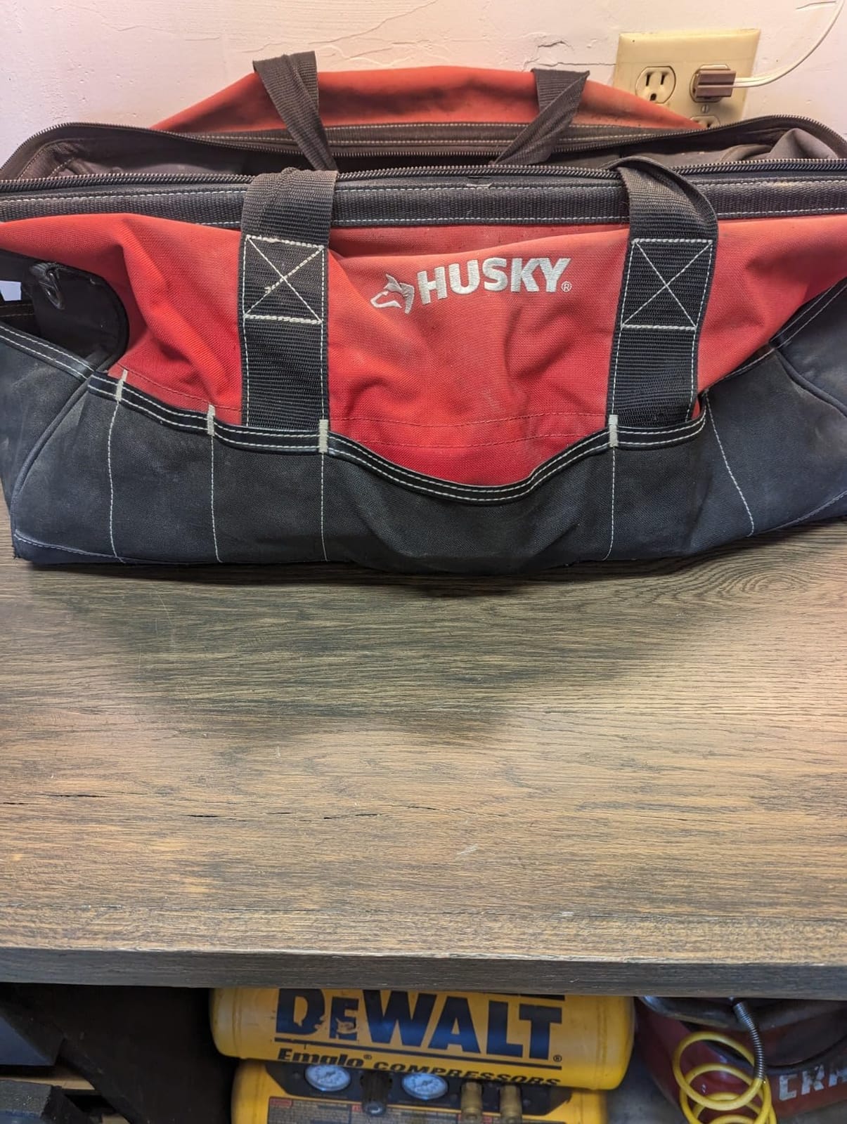 LOKASS Tool Backpack Heavy Duty, 18.5 in, 56 Pockets, Molded Bottom, Black customer photo 1