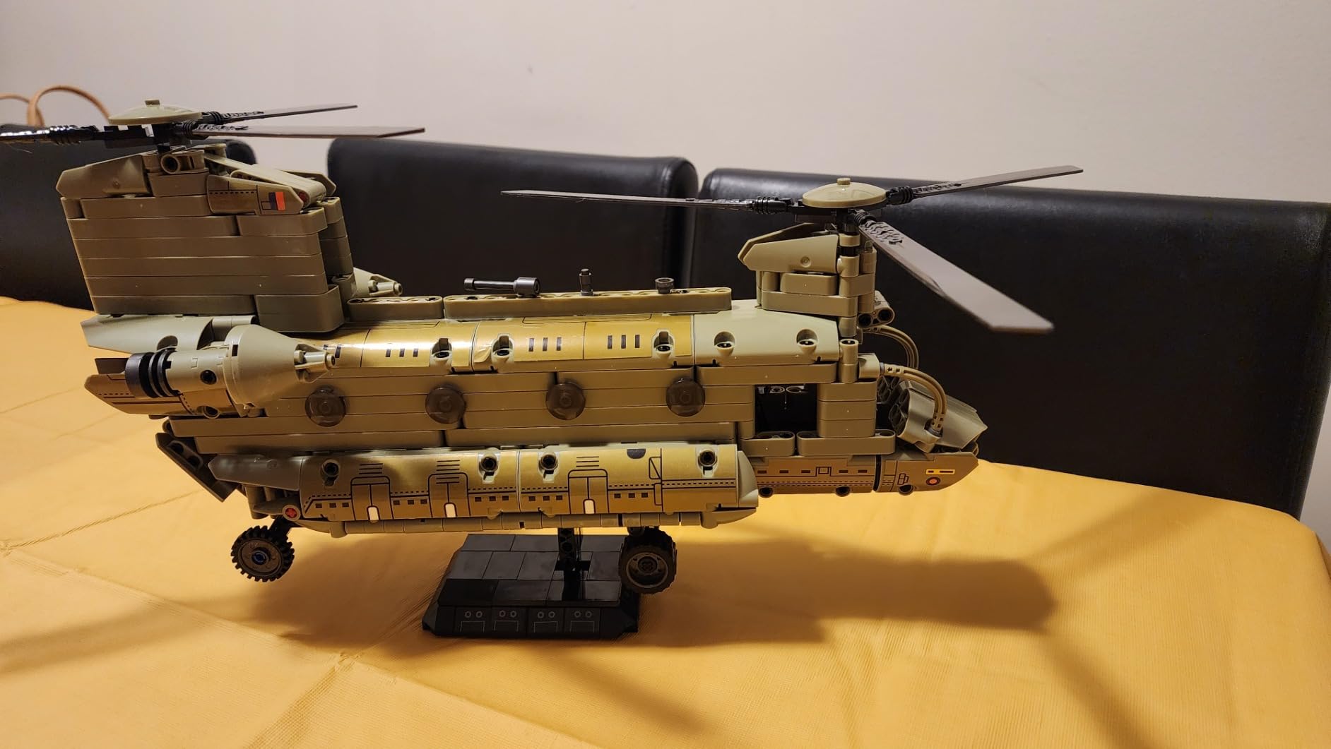 BOOLAKOS Military Helicopter CH-47 Chinook, Military Transport Helicopter Building Block Set, Iconic US Army Airplane Display Model for Adult Gift Giving (785pcs) customer photo 2