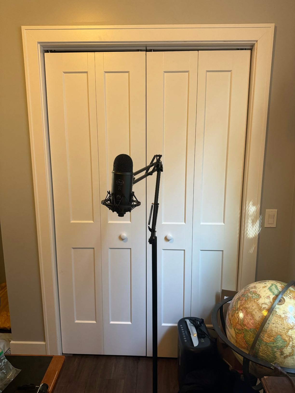 Mic Stand Floor Boom Arm with 6.6lbs Weighted Base for Blue Yeti, SM7B, MV7 customer photo 1