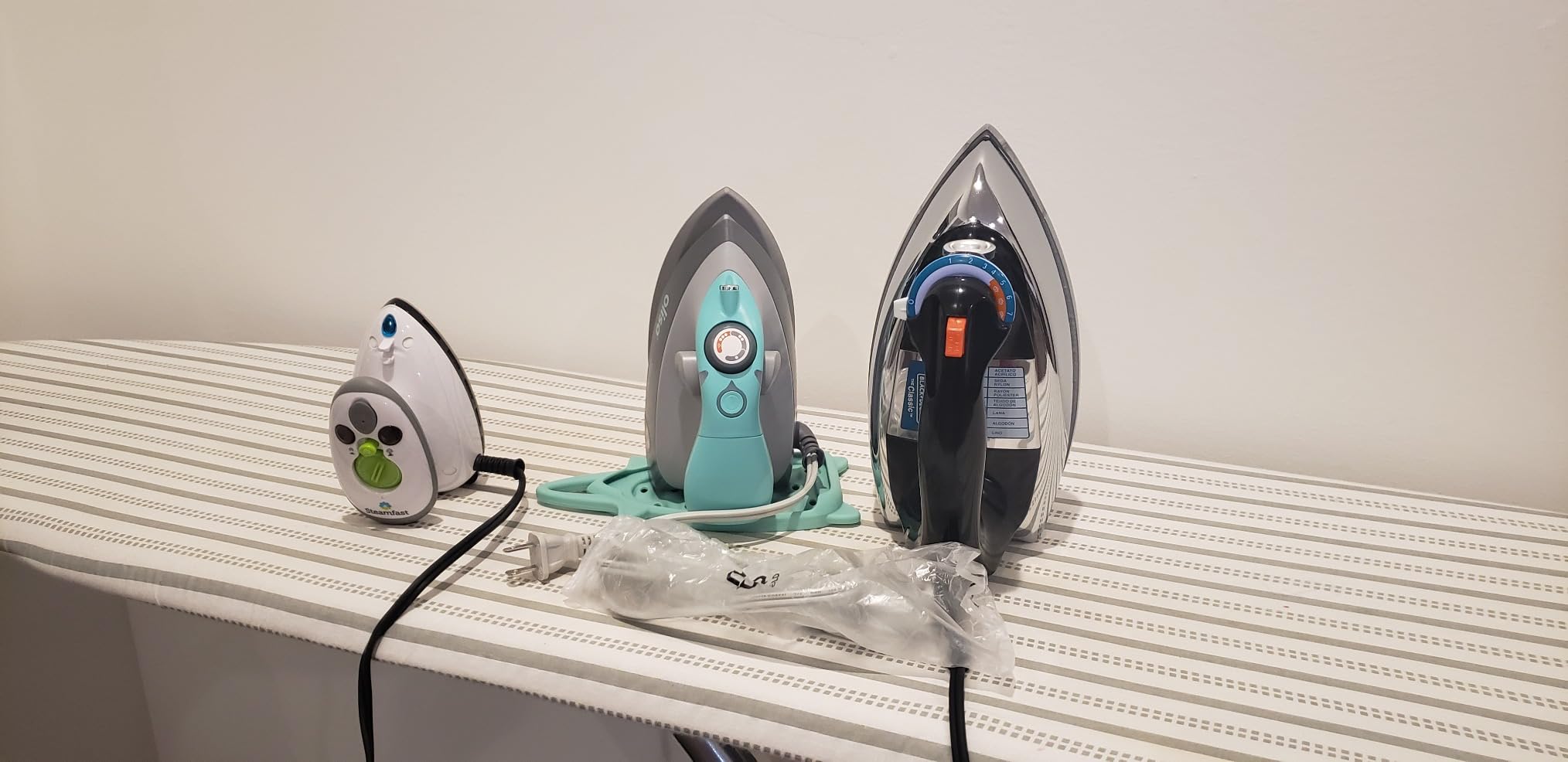 oliso M3Pro Project Mini Steam Iron - Sewing, Quilting, Travel - Aqua customer photo 1