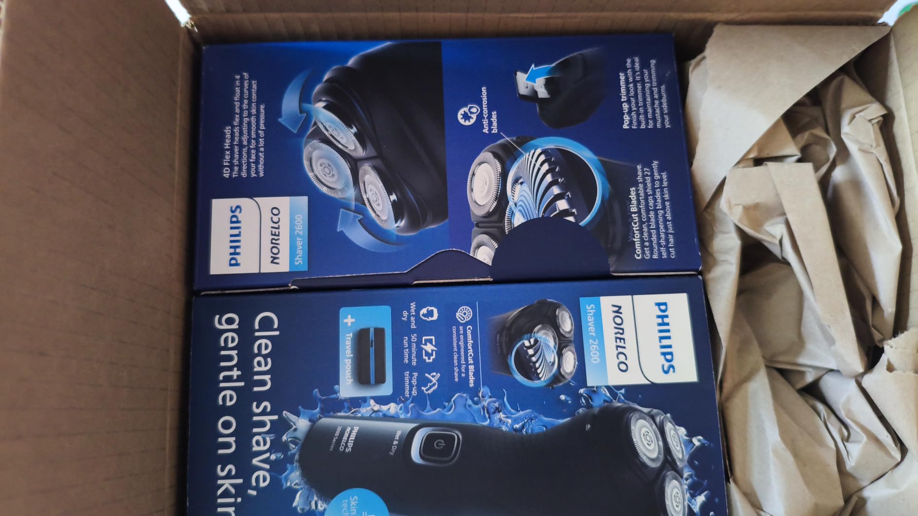 Philips Norelco 2600 Electric Shaver, Dark Forest Green | 27 Self Sharpening ComfortCut Blades, 4D Flex Heads, Wet or Dry Use, 2-Year Blade Life, Travel Pouch, X3052/91 customer photo 1