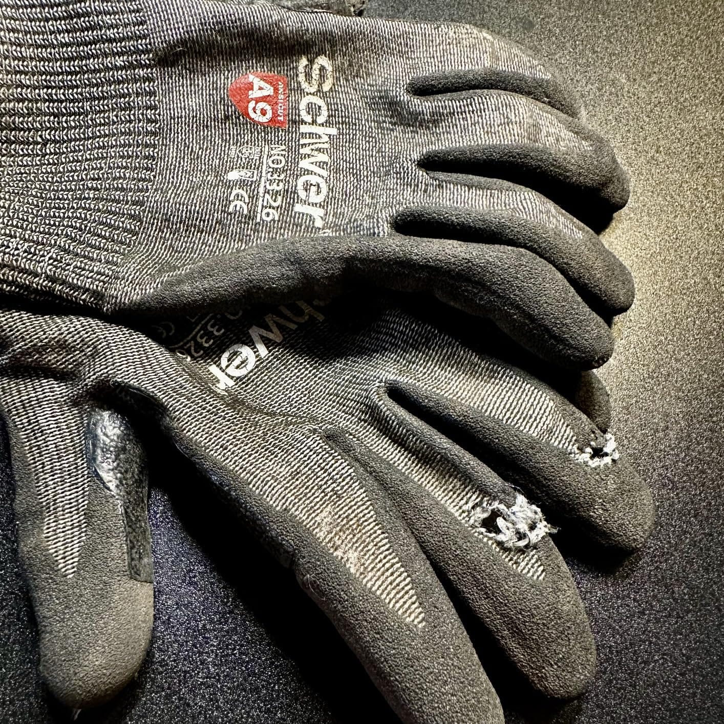 Schwer FreezeGuard-X Winter Work Gloves for Men and Women, ANSI A9 Cut Resistant Gloves for Extreme Protection, Freezer Glove With Super Grip, Touchscreen, Thermal Insulated, PM3326-W (XL,1 Pair) customer photo 1