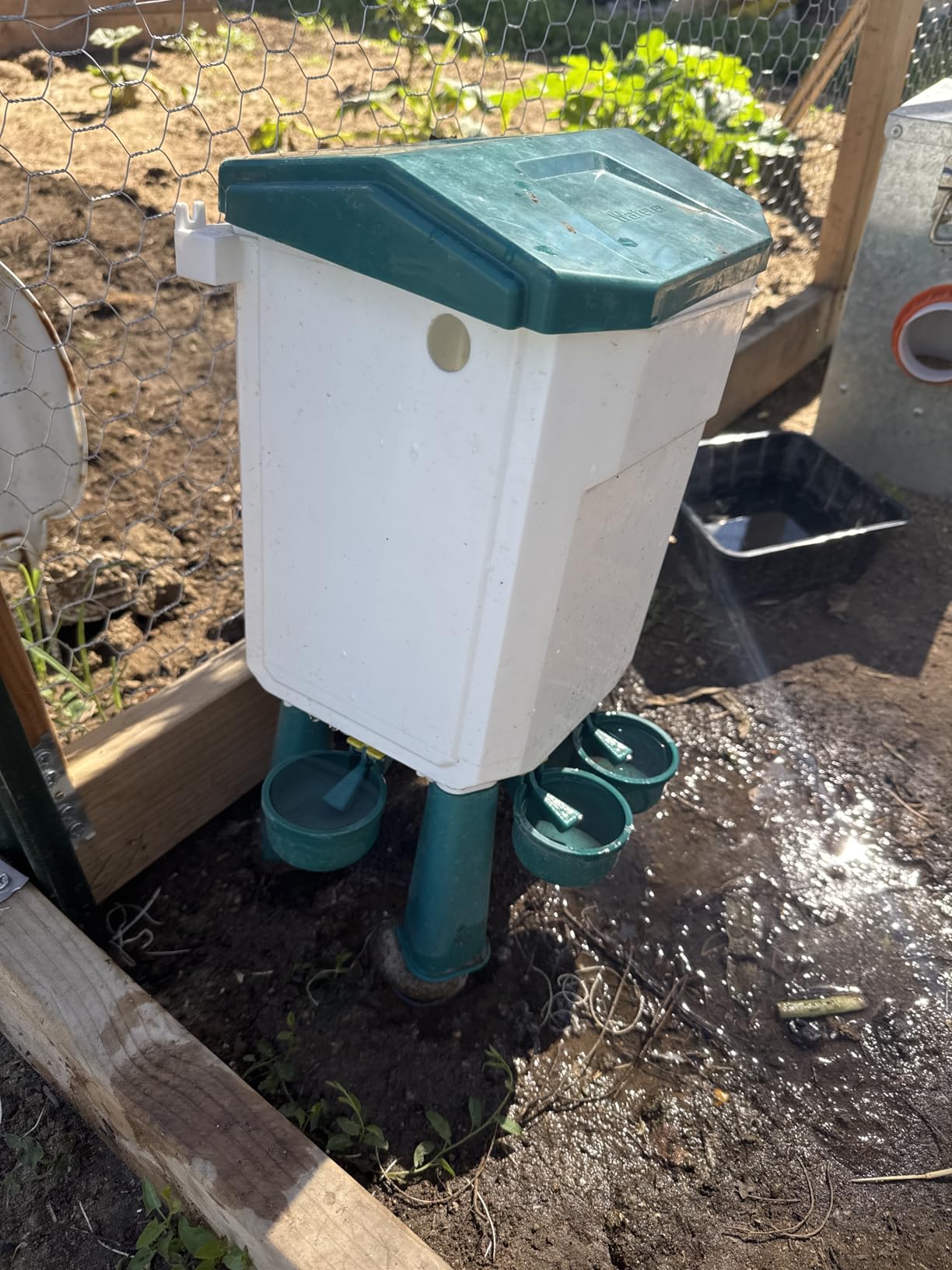 Lilyang Automatic Chicken Waterer, Auto Water Refills customer photo 2