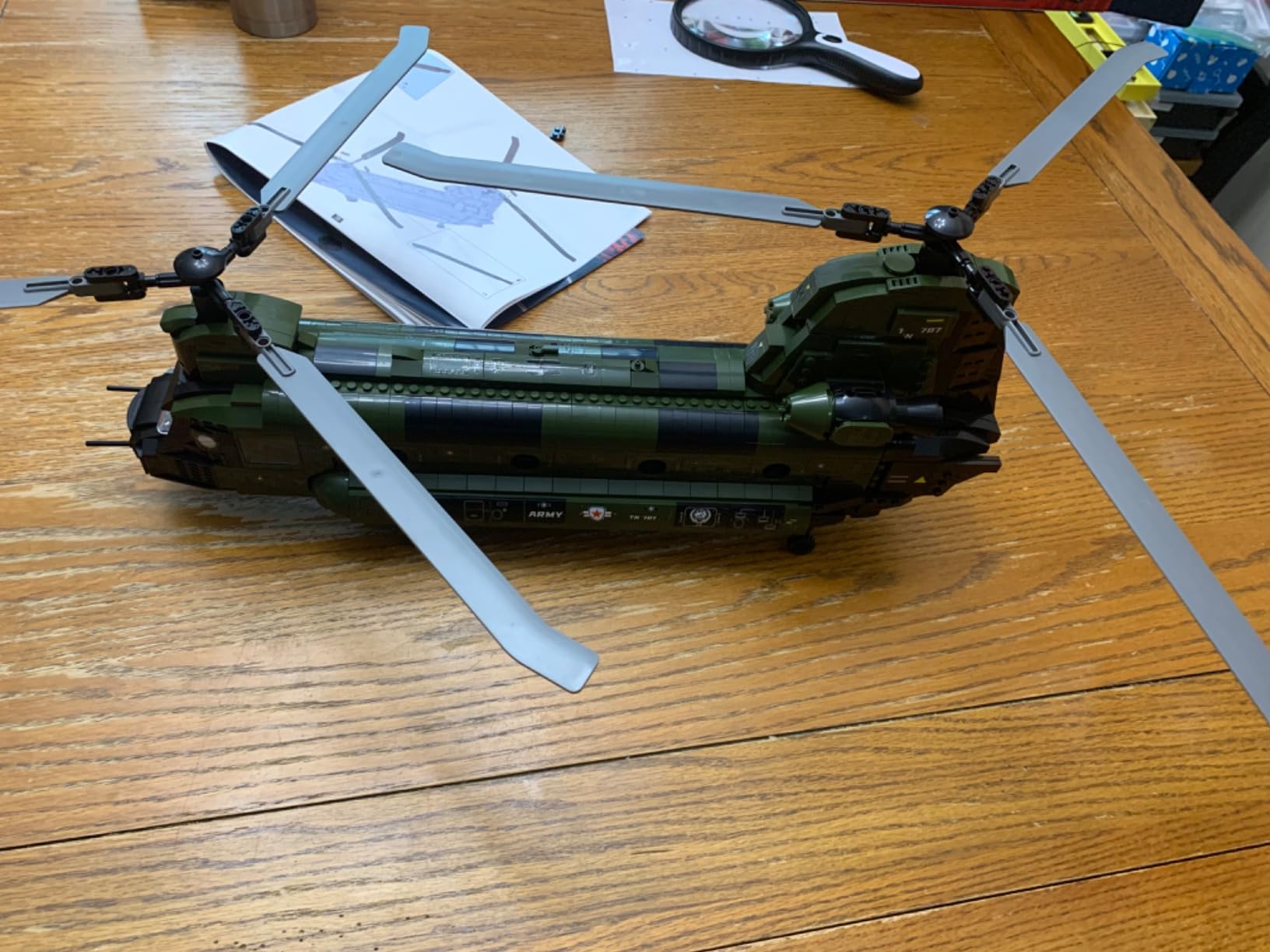 CH-47 Chinook Helicopter Building Block Set 1451 Pieces | Aircraft Model Kit, Military Toy for Ages 14+, Gift for Boys, Teens or Adults, Bricks Compatible with Major Brands customer photo 2