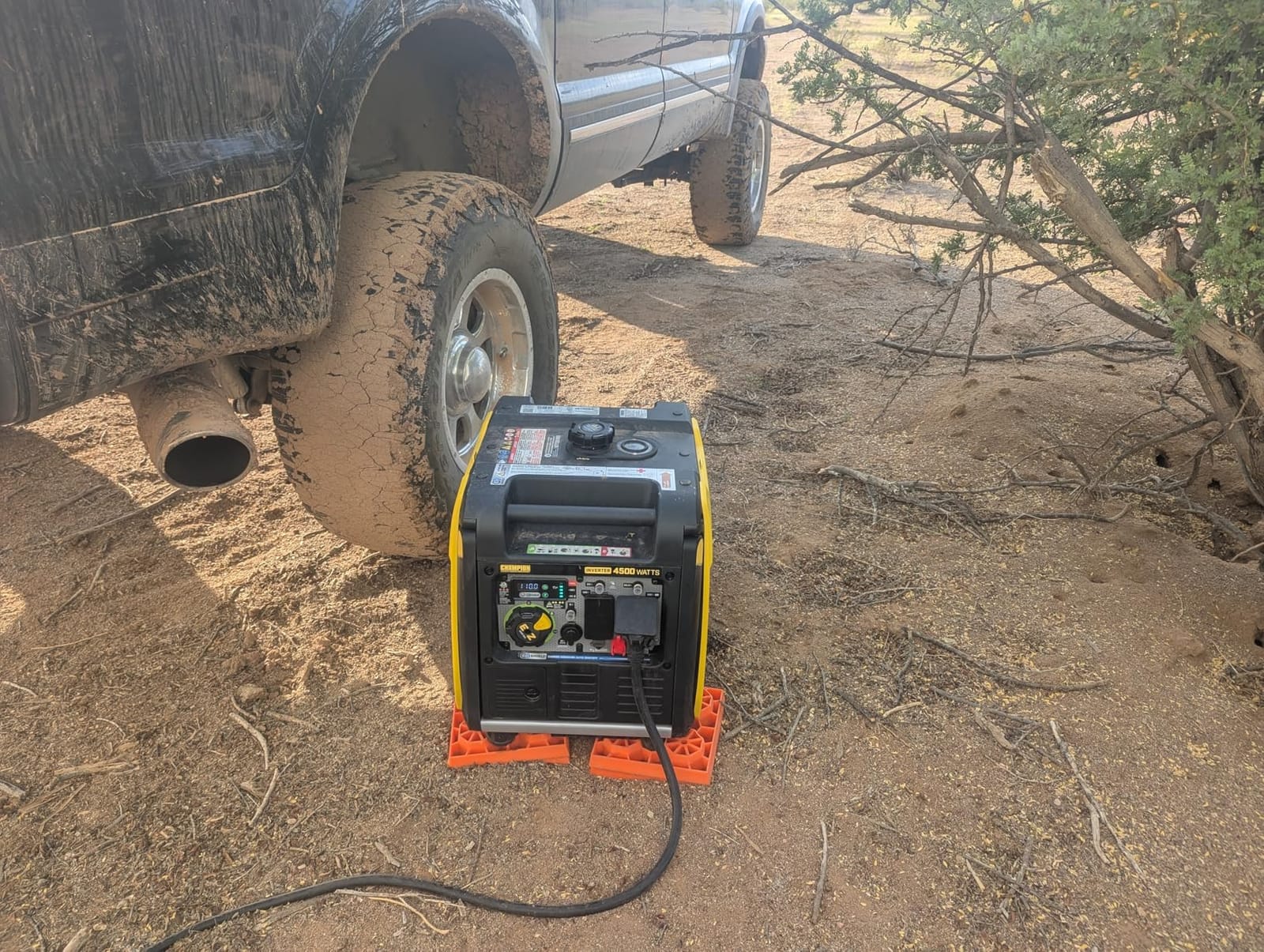 Champion 4500-Watt Wireless Remote Start Portable Inverter Generator customer photo 1