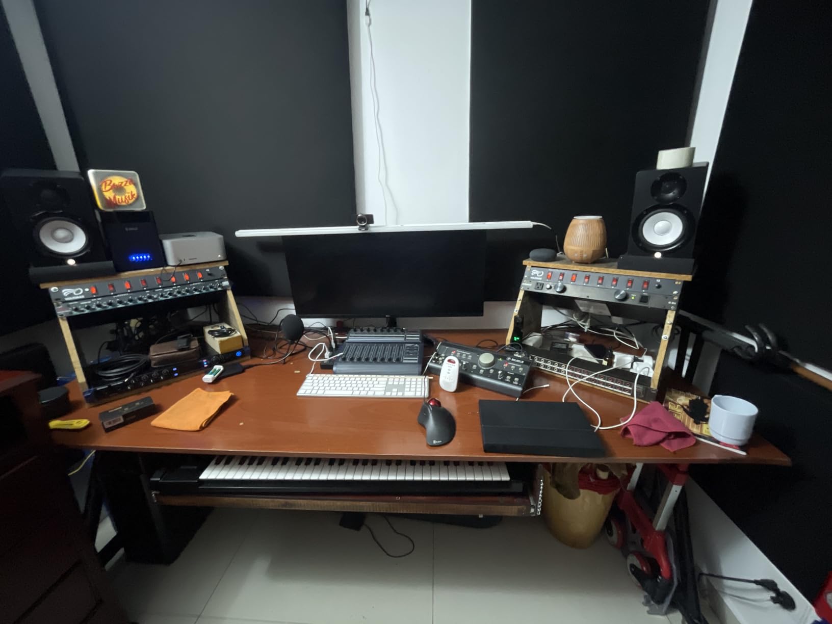 Studio Monitor Isolation Pads Premium Acoustic Foam Elevates Audio Ideal for 5 Inch Speakers Enhanced with Vibredux HD Foam for Superior Isolation customer photo 2