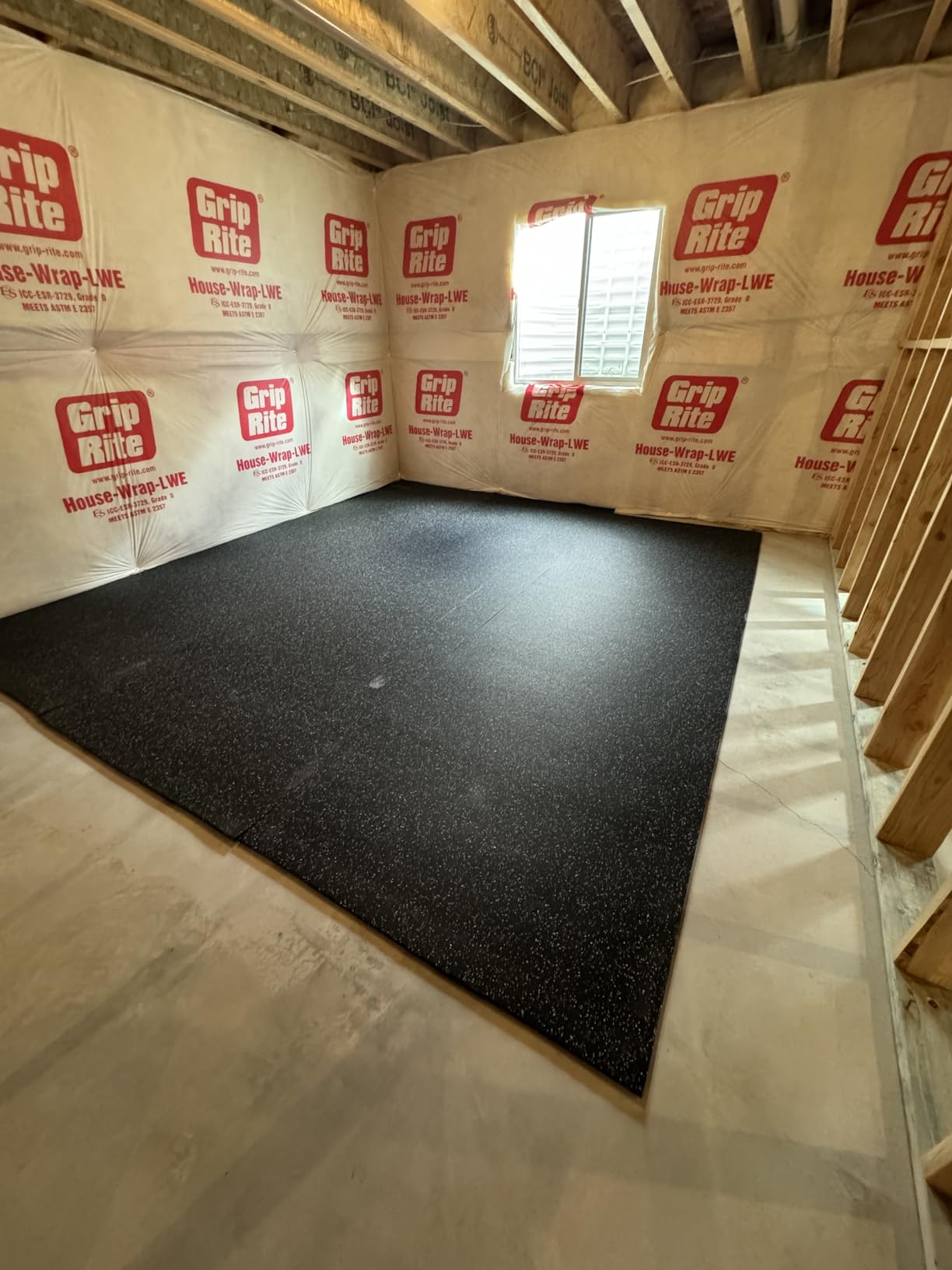 American Floor Mats 1/2in (12mm) Thick Solid Black 4' x 5' Heavy Duty Rubber Rolls, Protective Exercise Mats, Commercial Gym Flooring customer photo 1