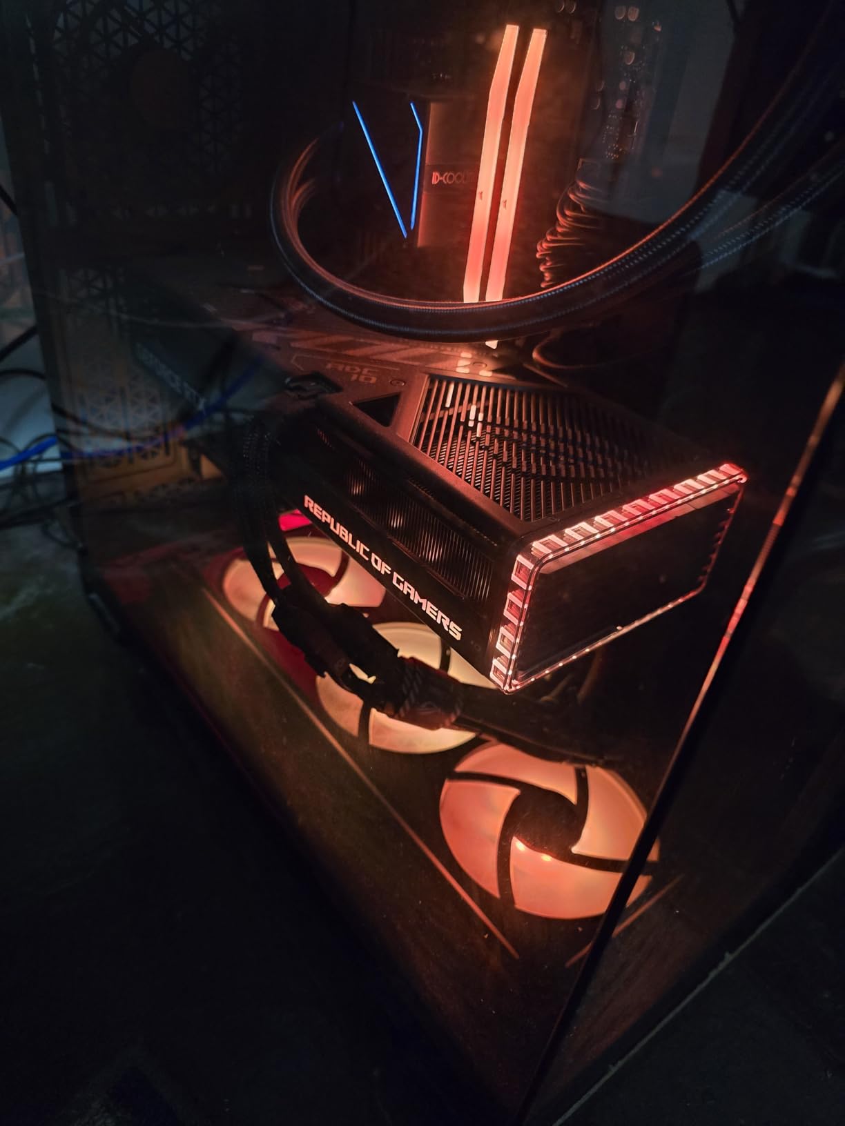 NZXT F360 RGB Core - 360mm Single-Frame RGB Fan Unit - White | 360mm single-frame unit with three 120mm RGB fans on one cable customer photo 1