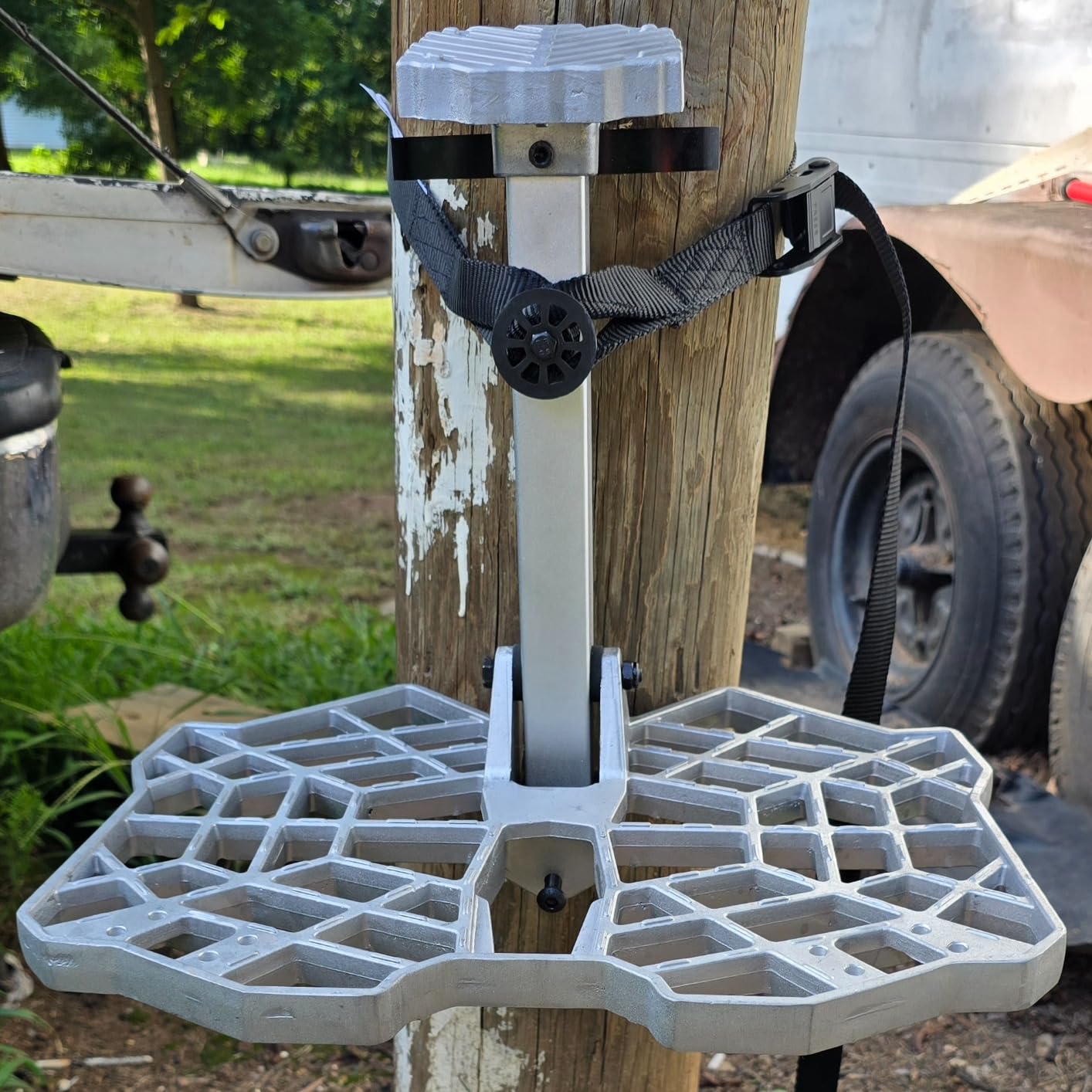 skiguard Hunting Saddle Platform, Lightweight Cast Aluminum Construction Saddle Hunting Platform, Reliable Hunting Platform, The Ultimate Hunting Platform for Saddle Hunters, 16.1
