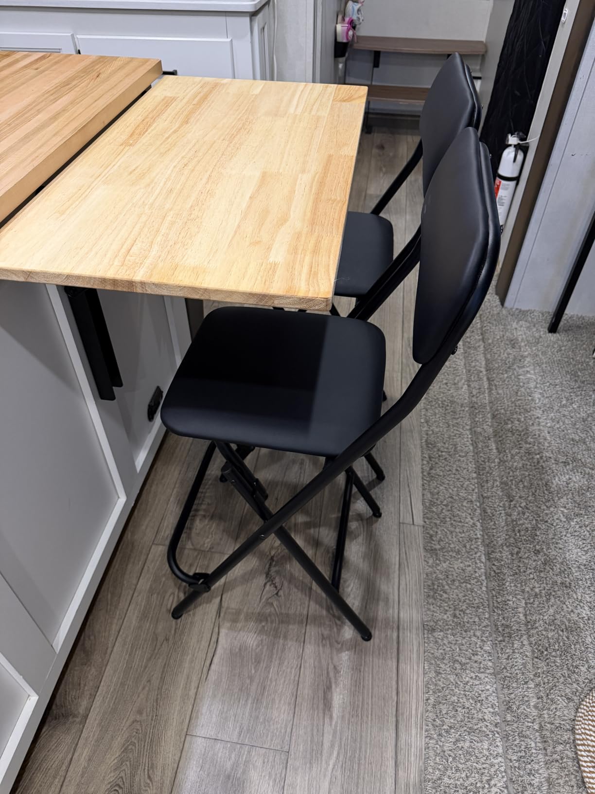 VENI HOME Folding Bar Stool with Backrest,25 Inch Leather Padded Counter Height Foldable Stool,Tall Folding Stool Chair for Gardening Kitchen Shop Cafe, Black (2 Pack) customer photo 1