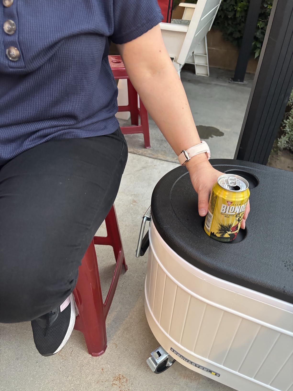 Permasteel Rolling Patio Cooler – Large Outdoor Ice Chest with Wheels, Beverage Cooler for Backyard, BBQ, Tailgate, Beach, Parties, Rustic Farmhouse Design customer photo 2