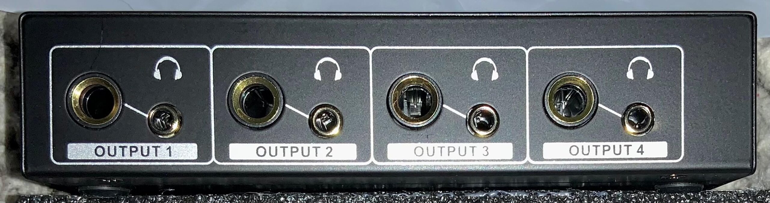 4 Channel Headphone Amplifier, 8 Outputs Stereo Audio Amplifier customer photo 2
