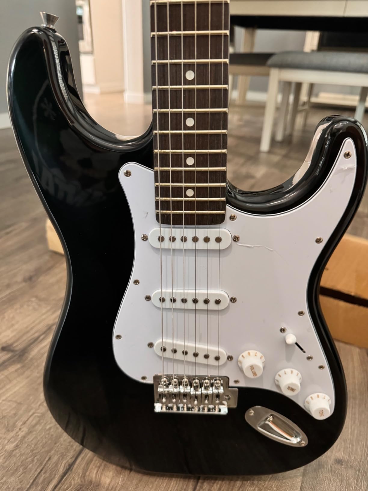 Pyle Left Handed Electric Guitar and Amp Kit - Full Size 39