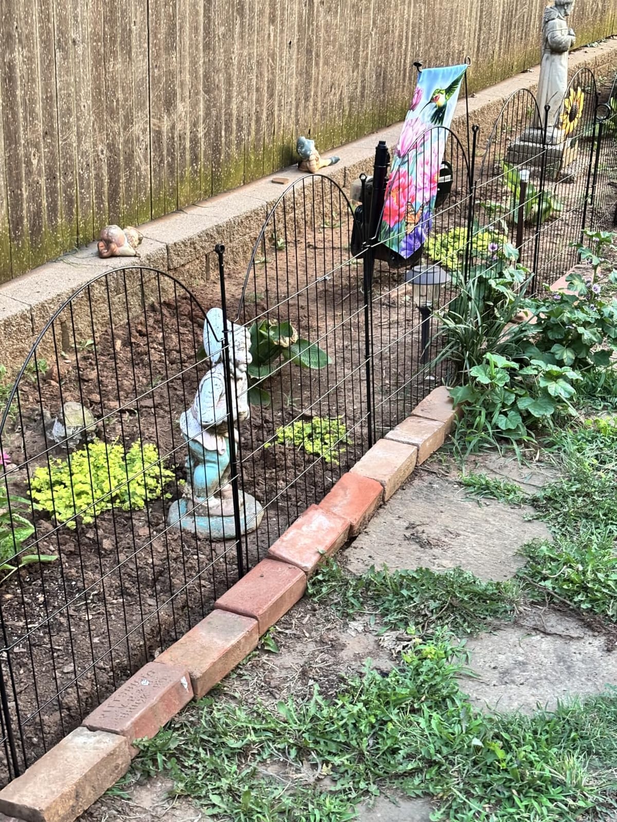 5 Panels No Dig Decorative Garden Fence with Gate, 40in (H) x11.8ft (L) customer photo 2
