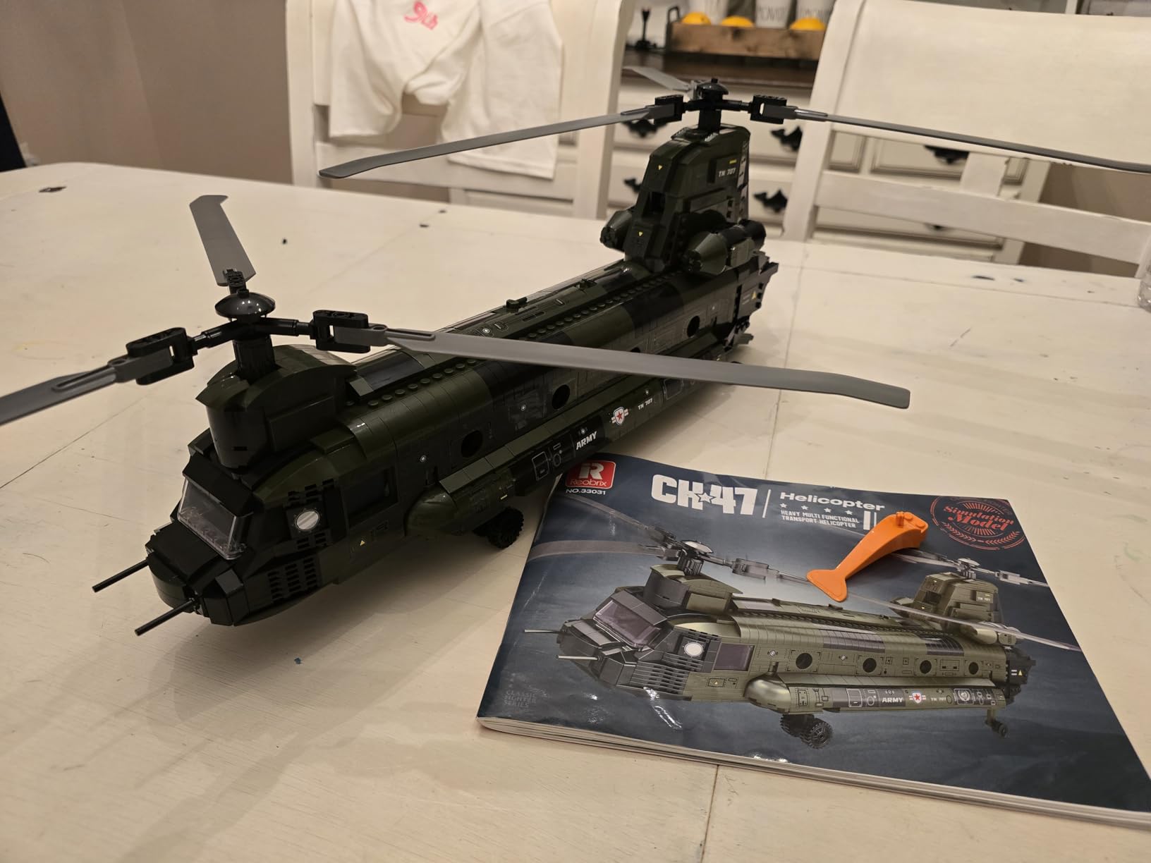 Reobrix CH-47 Helicopter Building Sets Military Model Kit Toy 14+ (1458PCS) | Helicopter Toy Aircraft Model Home Office Display or Collectible, Ideal Airplane Toy Gifts for Adults Boys Kids 33031 customer photo 1