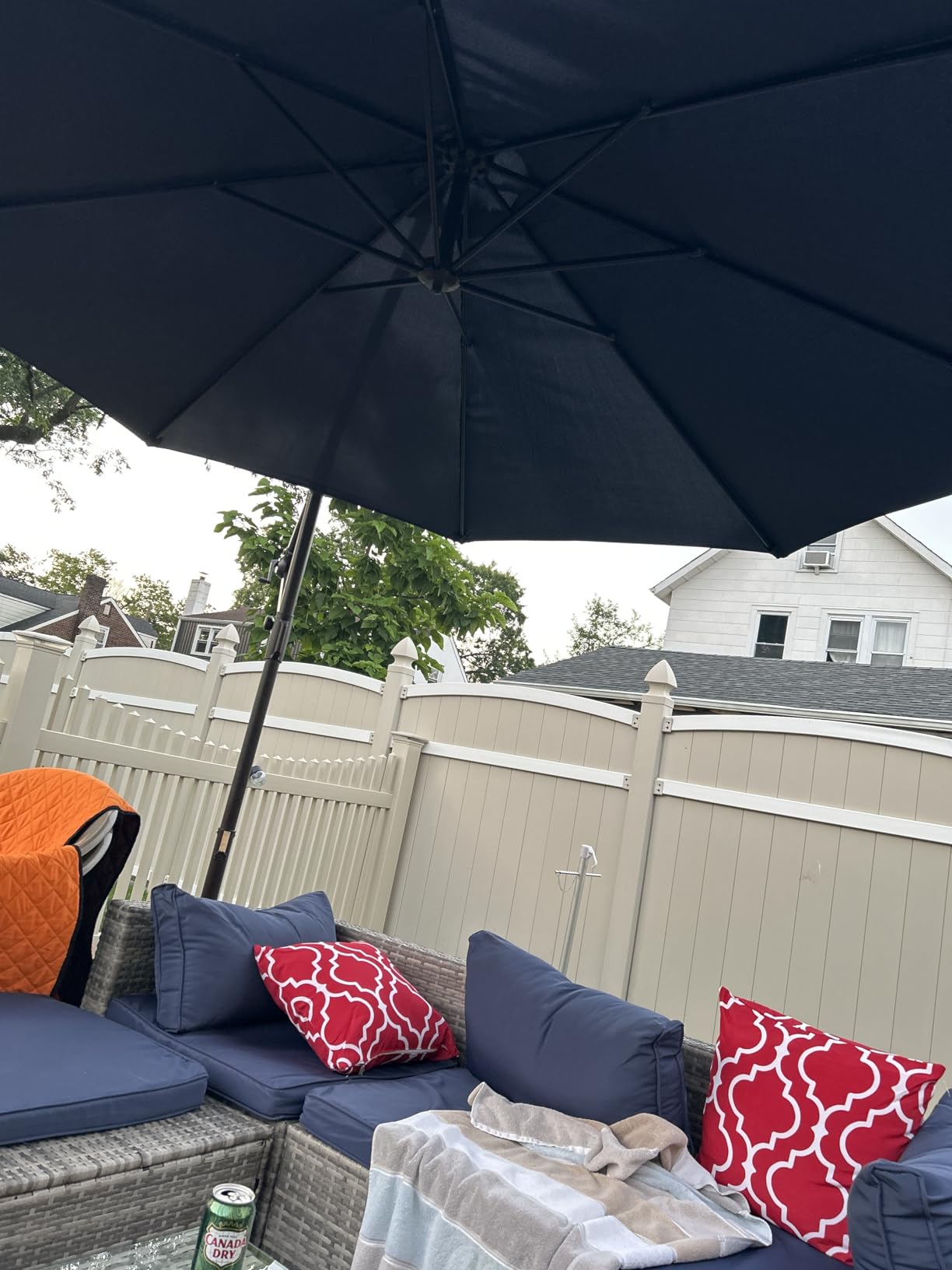 HOMSHADE 10ft Cantilever Patio Umbrella with Base Included, 30 MPH Wind-Resistant Offset Outdoor Hanging Umbrella with 45 Degree Infinite Tilt and Smooth Crank, 260gsm Solution-Dyed 8-Year Fade-Resistant Canopy for Backyard Pool Deck, Beige customer photo 1
